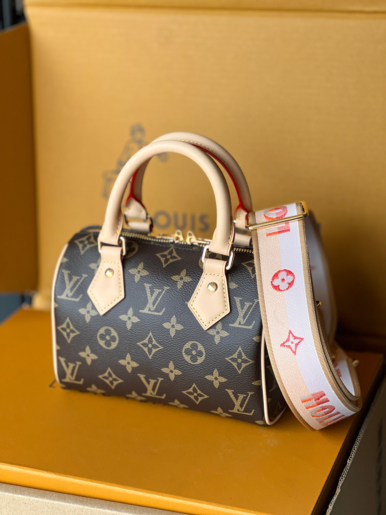 Louis Vuitton Speedy Bandoulière 20 Monogram Handbag - Image 4