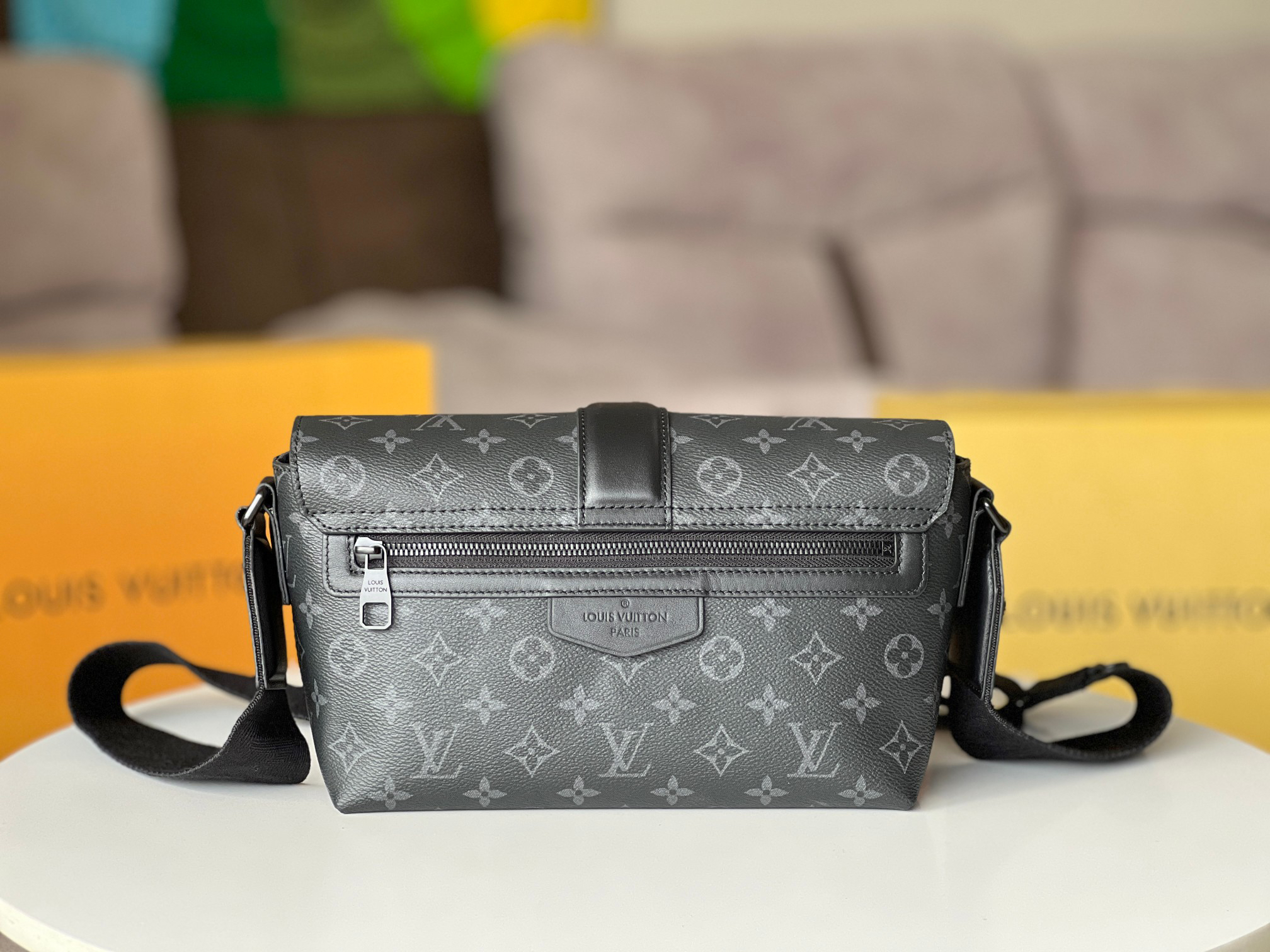 Louis Vuitton S-Cape Messenger Bag M46794 - Image 4