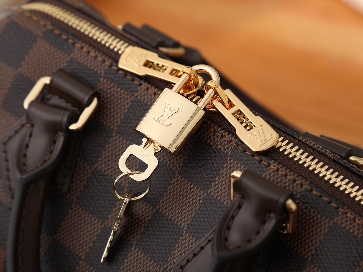 Louis Vuitton Speedy Bandoulière 20 Crossbody Bag - Image 4