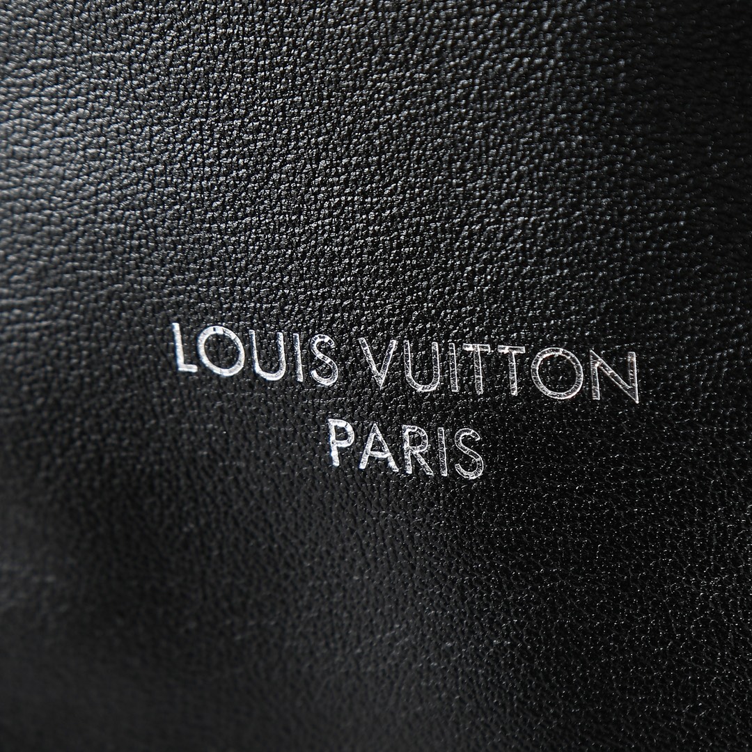 Louis Vuitton LV Vibe Carryall East West Handbag - Image 4