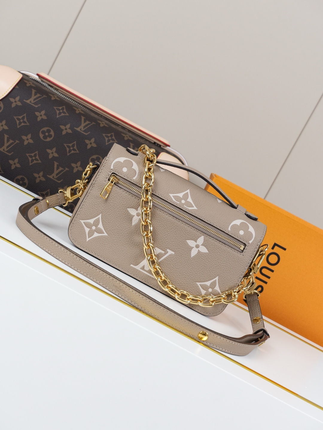 Louis Vuitton Pochette Métis East West Shoulder Bag - Image 4