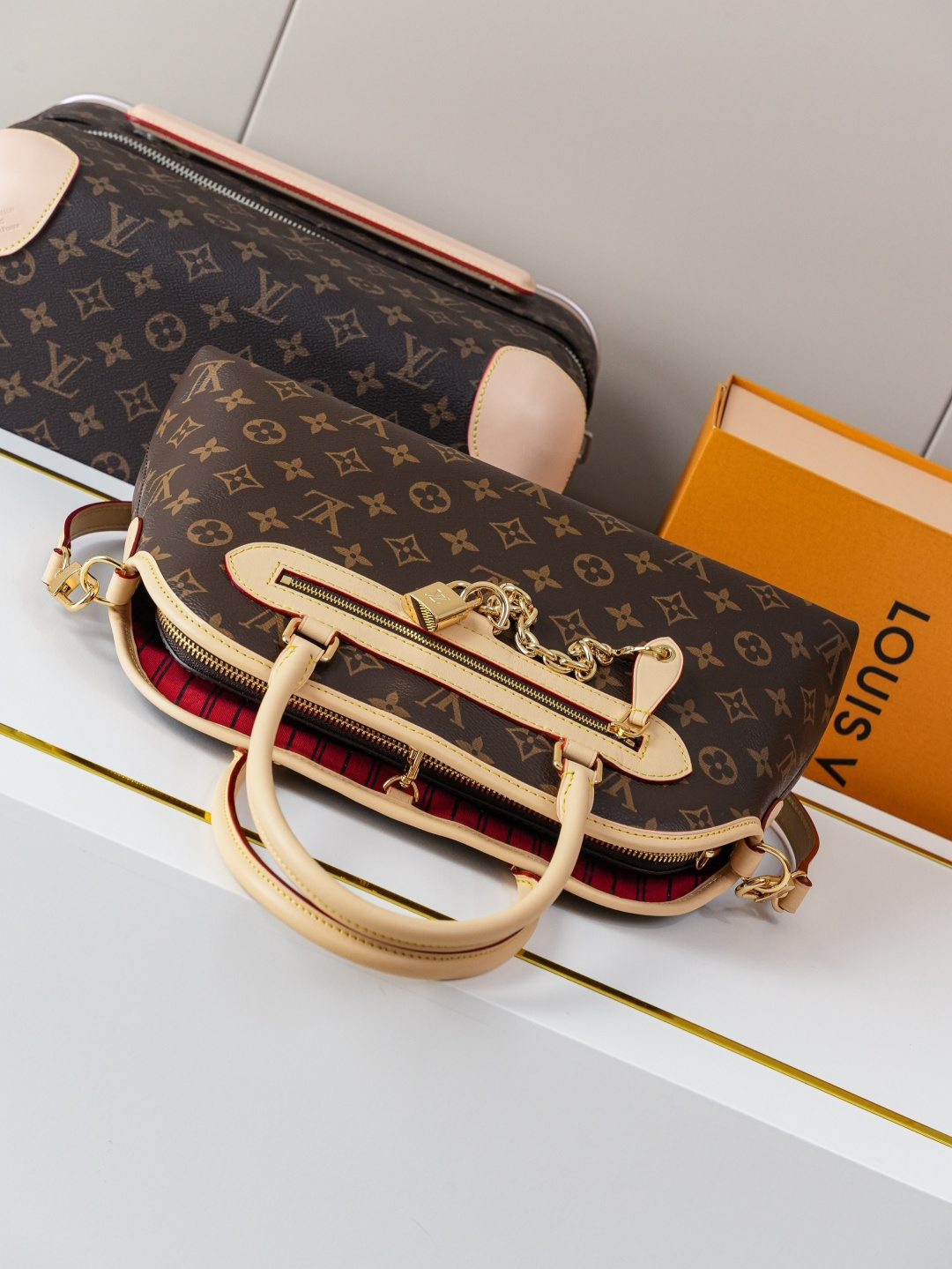 Louis Vuitton Ever More Small Handbag - Image 4