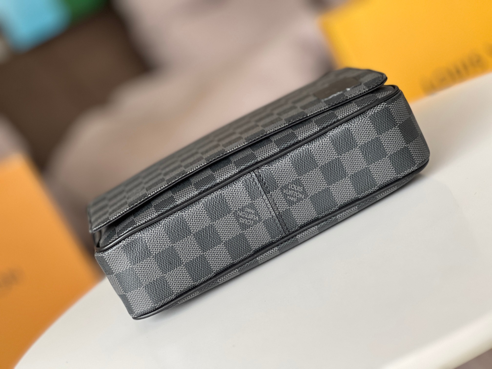 Louis Vuitton District Small Messenger Bag N42710 – Damier Graphite - Image 4