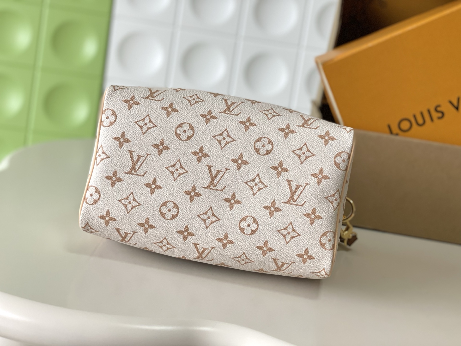Louis Vuitton LV Crafty Speedy Bandoulière Handbag - Image 4