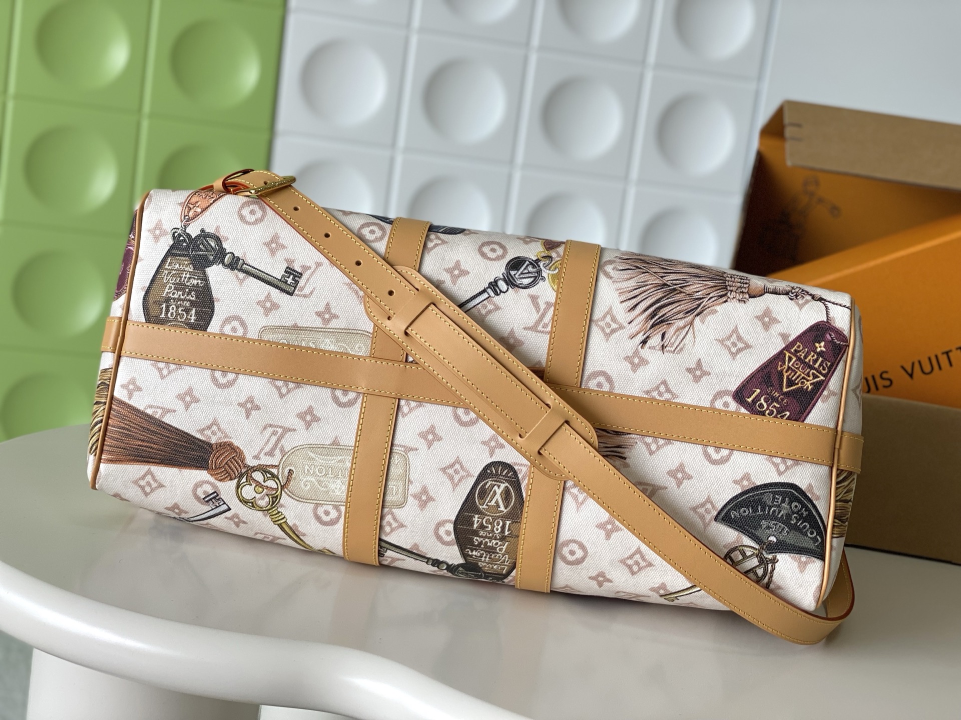 Louis Vuitton Keepall Bandoulière 45 Travel Bag in Monogram Dune Canvas - Image 4