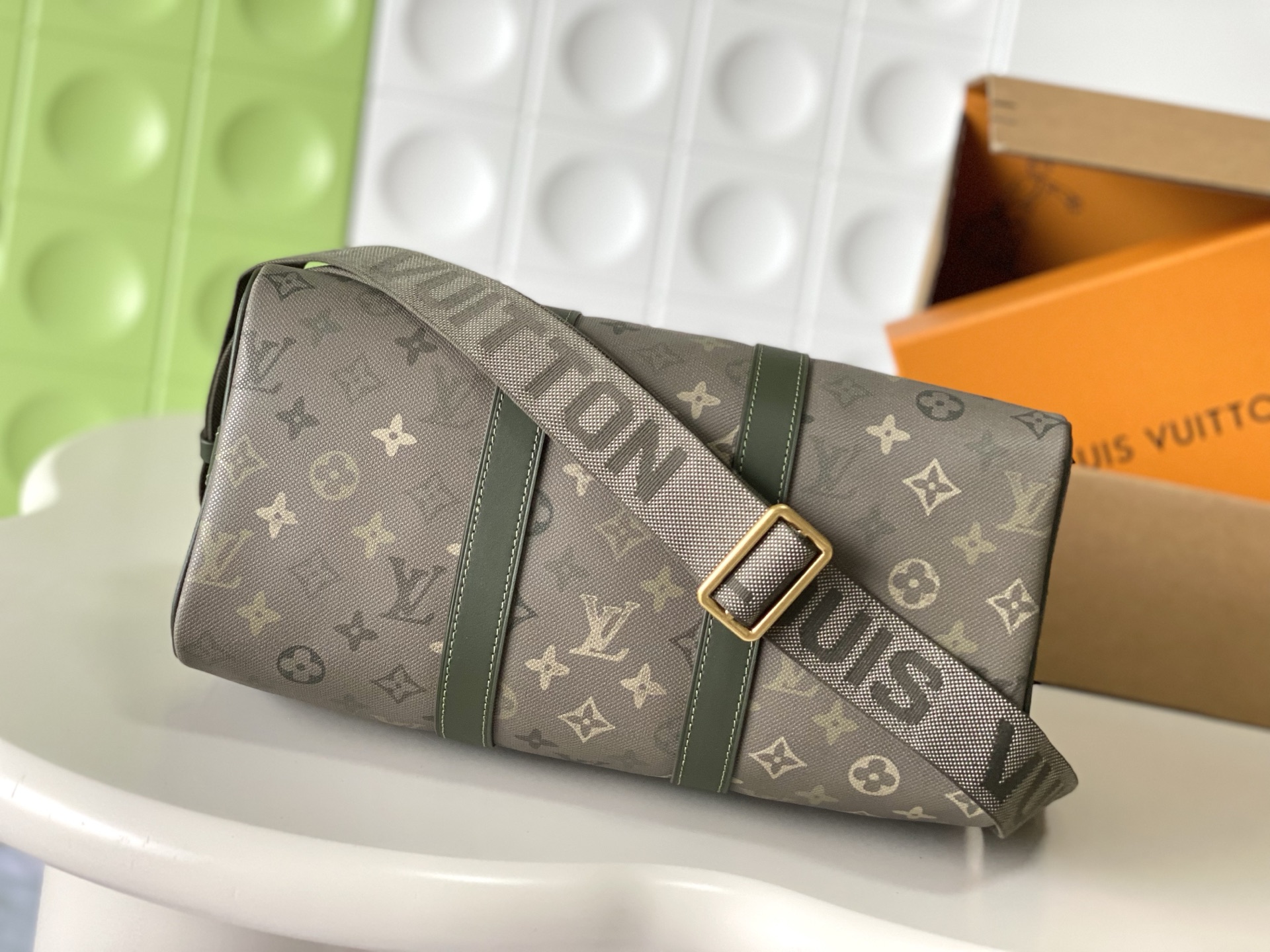 Louis Vuitton Keepall Bandoulière 35 Travel Bag - Image 4