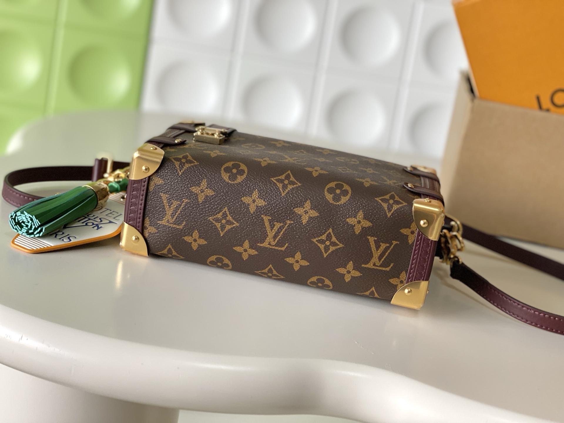 Louis Vuitton Getaway Side Trunk Medium Handbag - Image 4