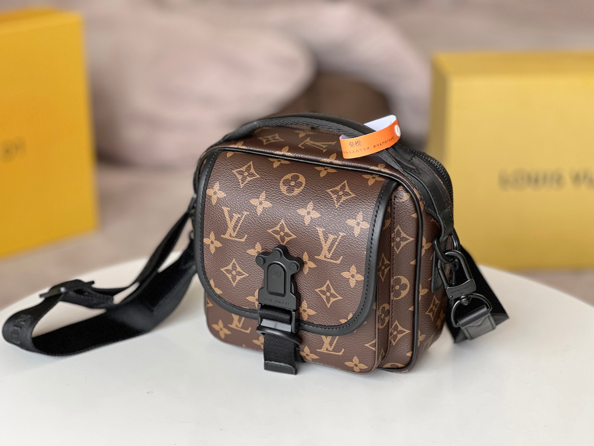 Louis Vuitton M46973 Quest Messenger Bag in Monogram Macassar Canvas - Image 4