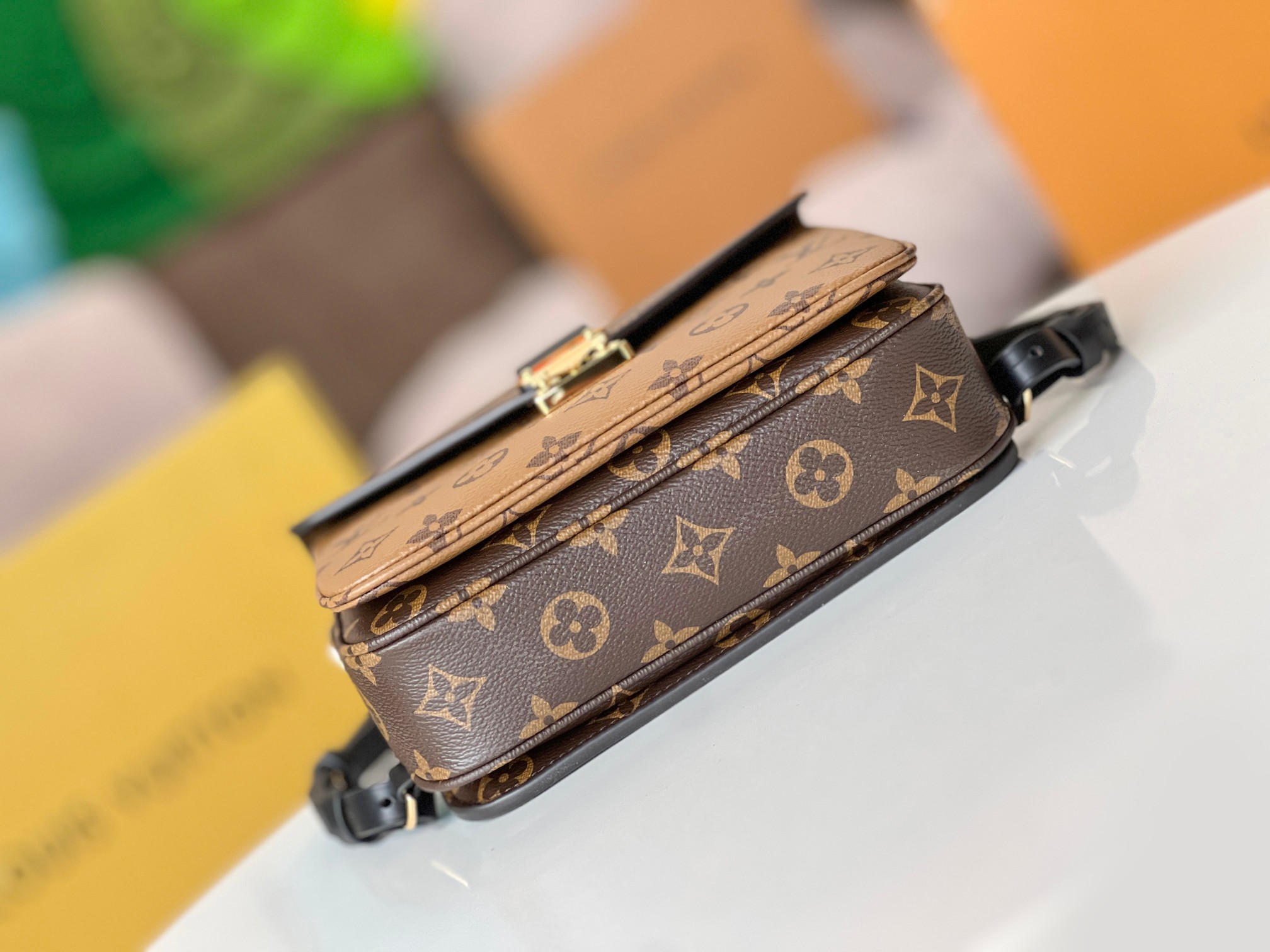 Louis Vuitton Pochette Métis M11941 Shoulder Bag - Image 4