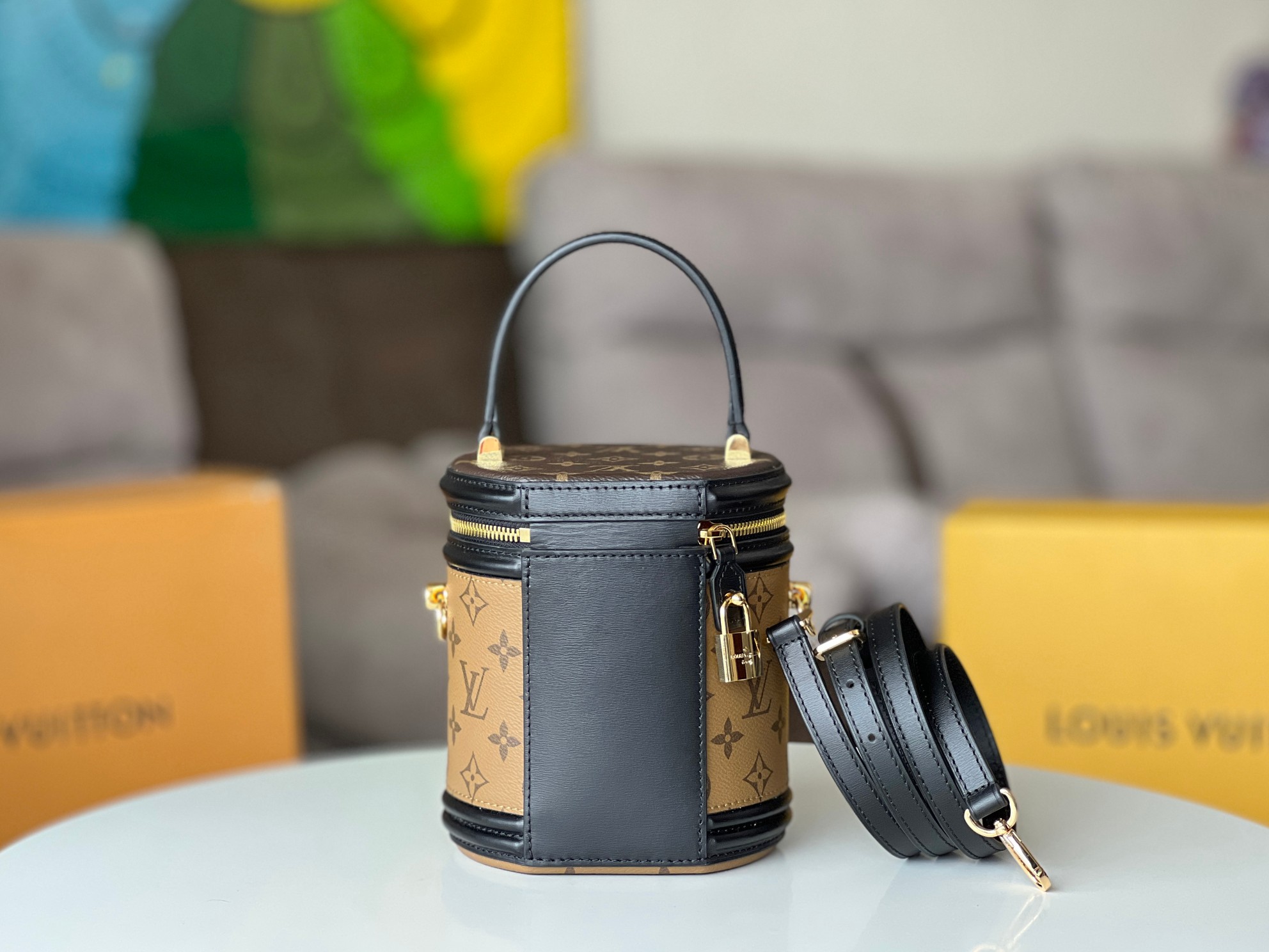 Louis Vuitton Petit Noé Bucket Handbag - Image 4