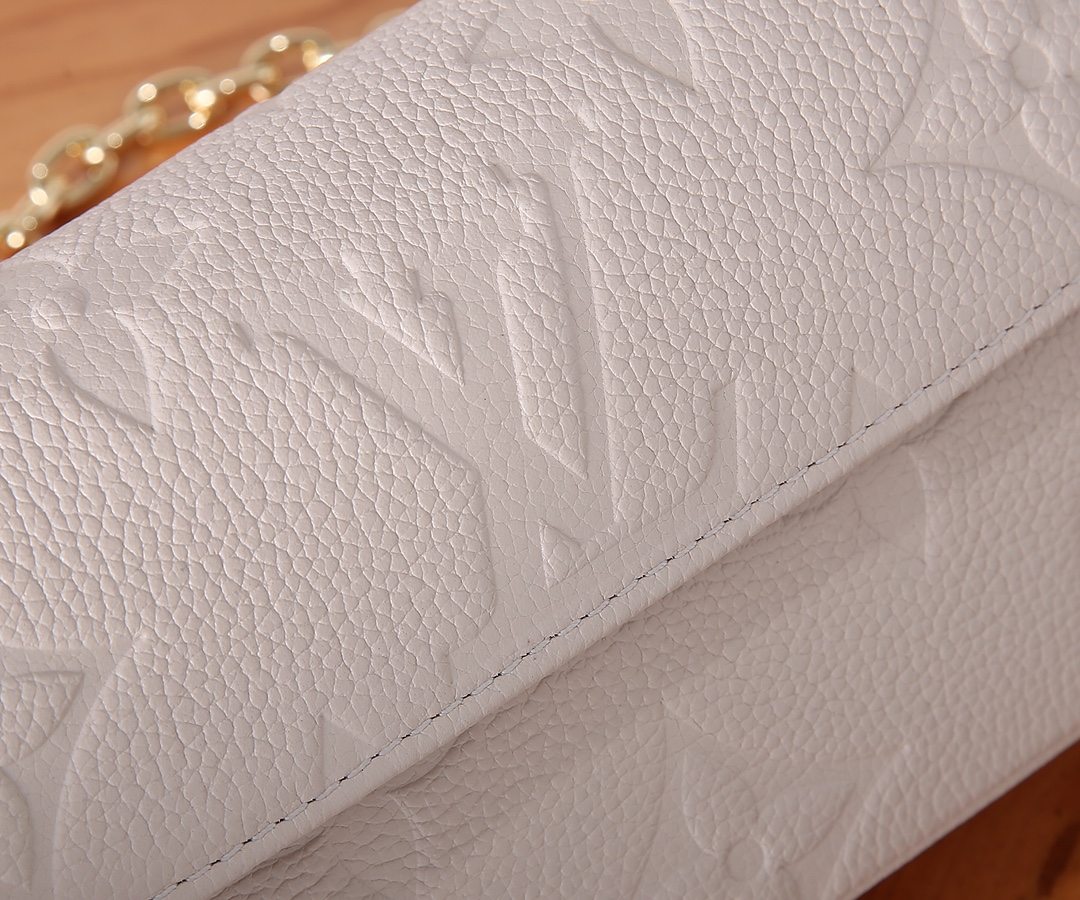 Wallet On Chain Ivy in Monogram Empreinte Leather - Image 4