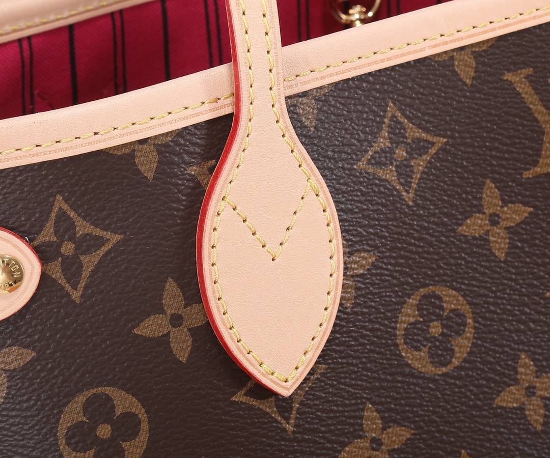 Neverfull Small Tote Bag in Damier Azur Canvas - Image 4