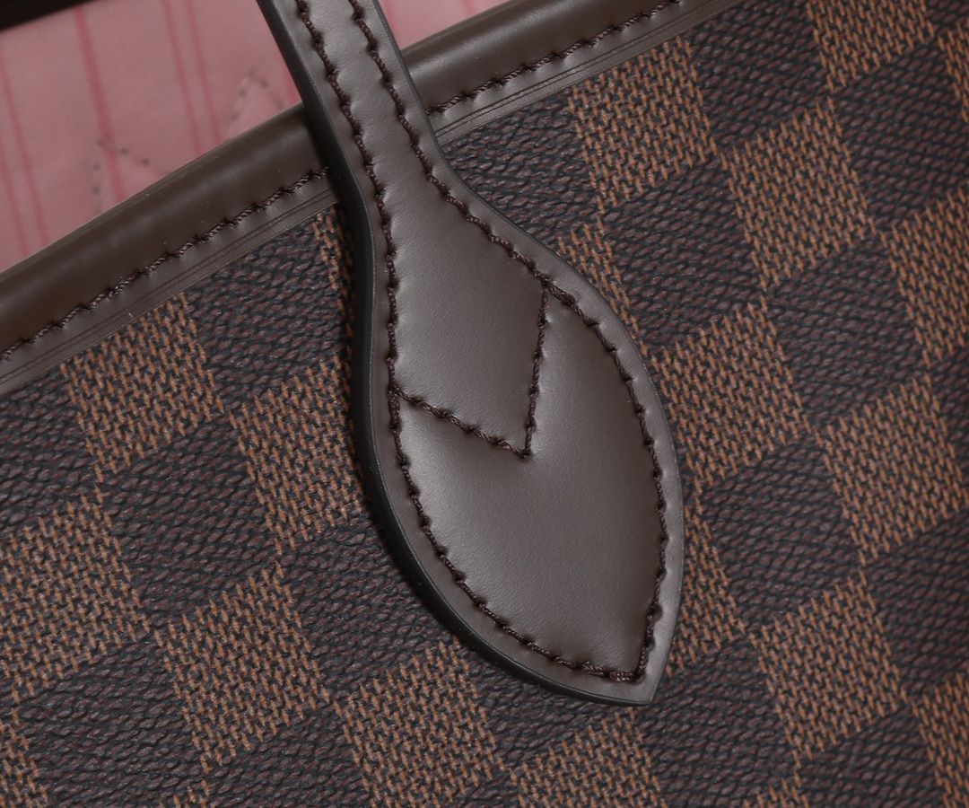 Louis Vuitton Neverfull MM Tote Bag - Image 4