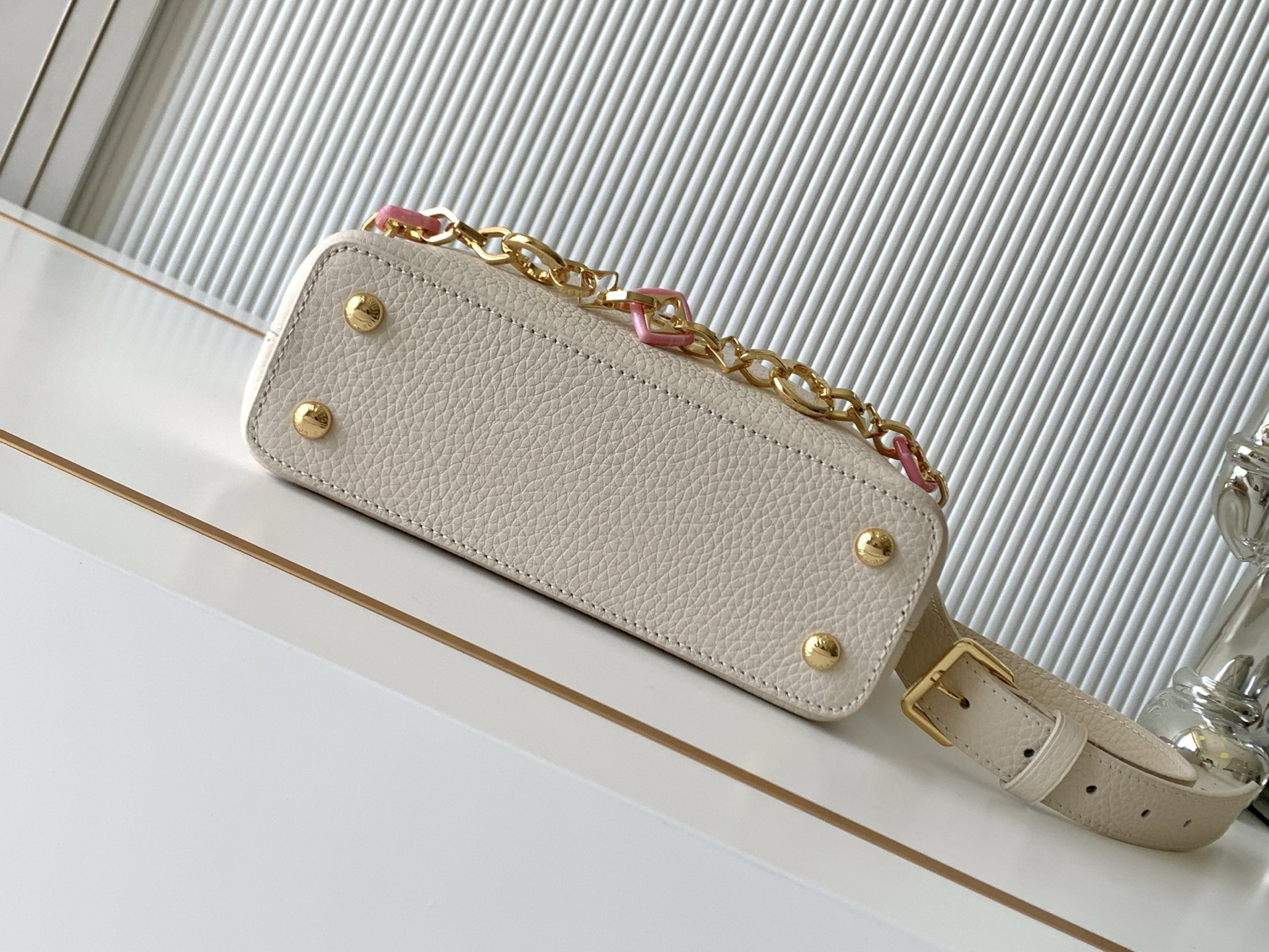 Louis Vuitton Capucines East West Mini Handbag - Image 4