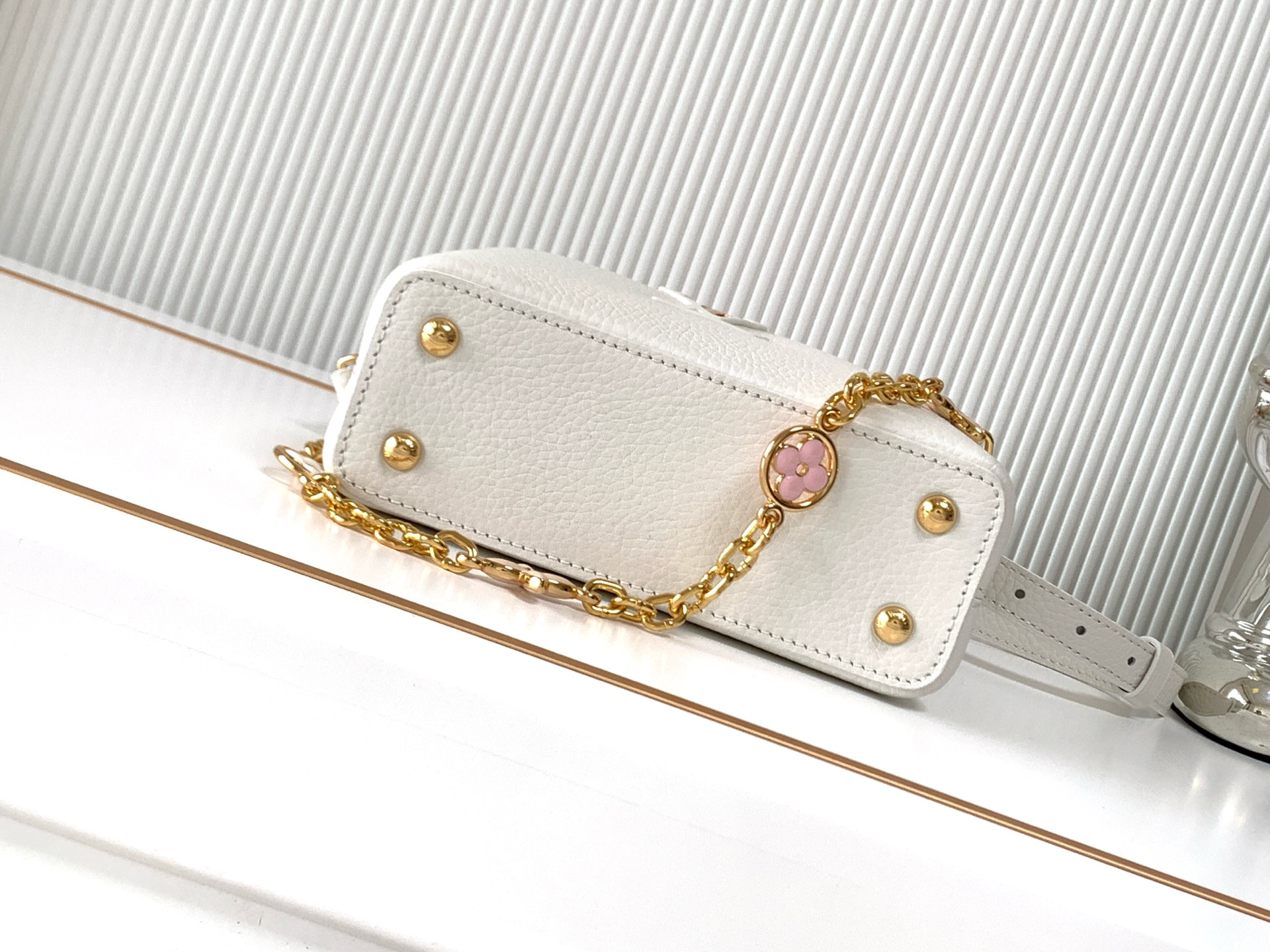 Louis Vuitton Capucines BB Handbag - Image 4