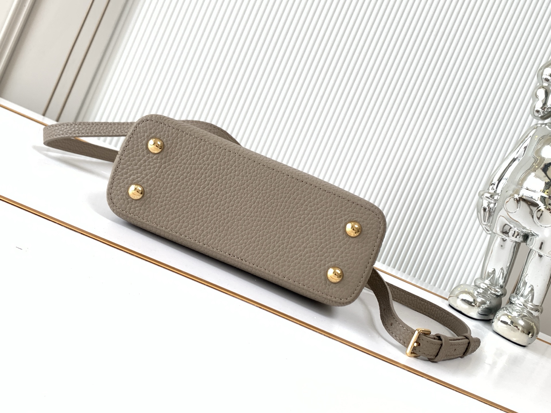 Louis Vuitton Capucines Mini Handbag in Elephant Gray - Image 4