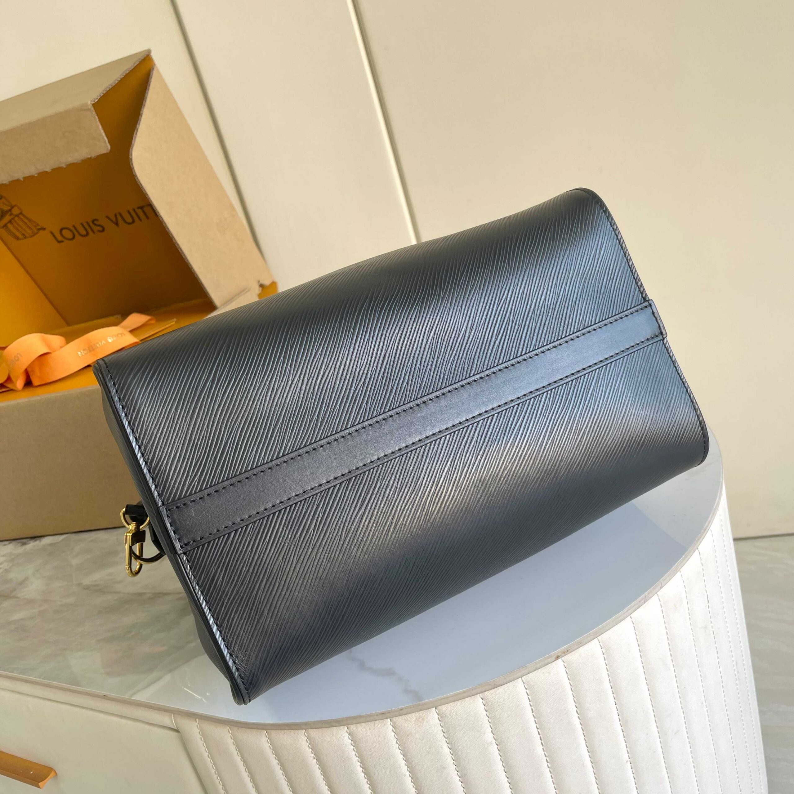 Louis Vuitton Speedy Soft 30 Epi Leather Bag - Image 4