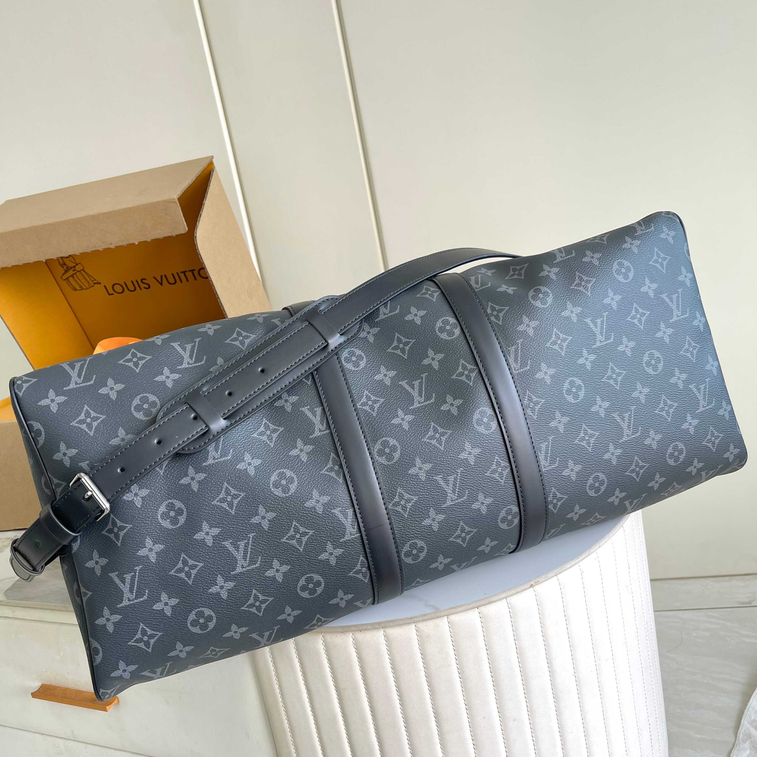 Louis Vuitton Keepall Bandouliere 55 Monogram Eclipse Travel Bag - Image 4