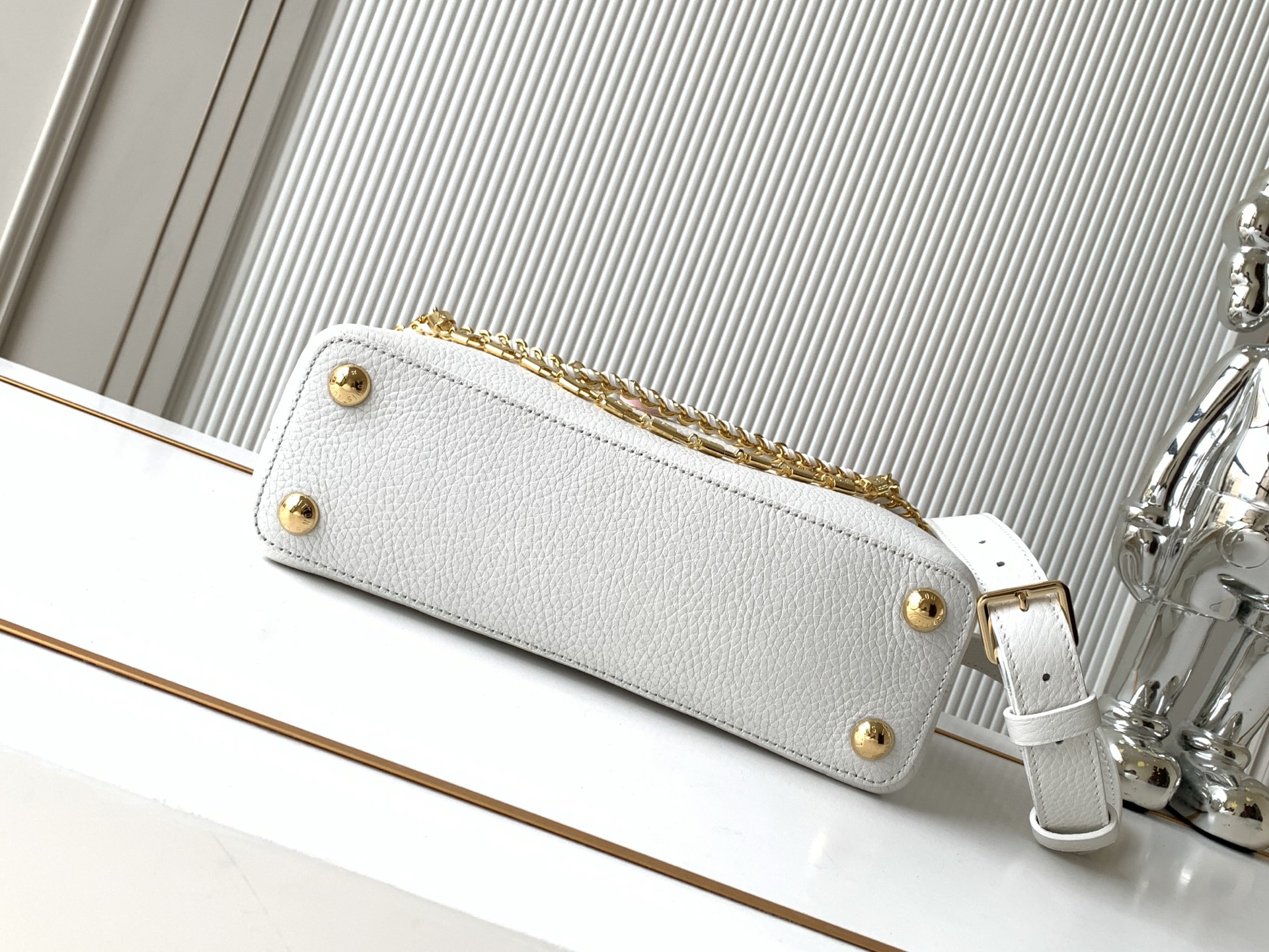 Louis Vuitton Capucines BB Handbag - Image 4