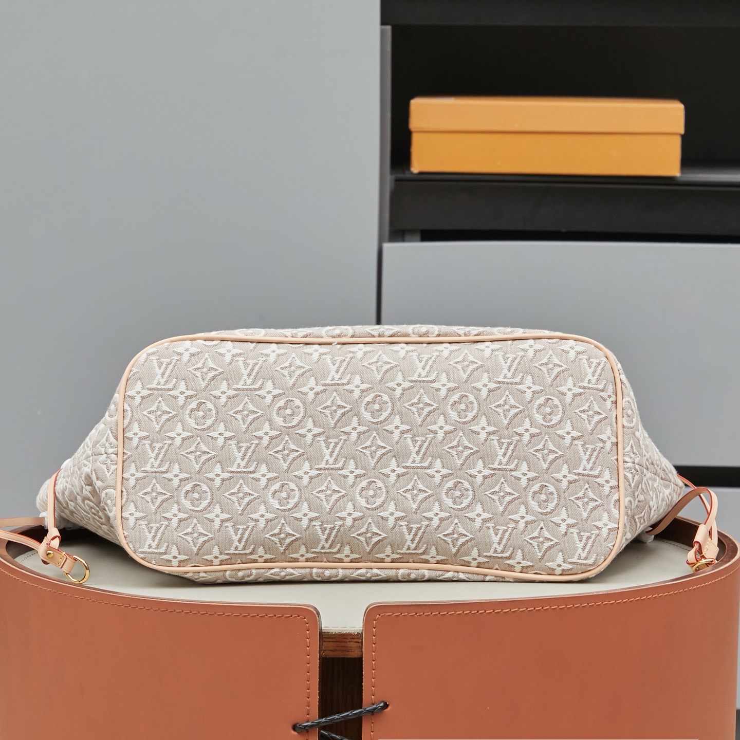 Louis Vuitton Neverfull MM Monogram Emblème Peuplier Tote Bag - Image 4