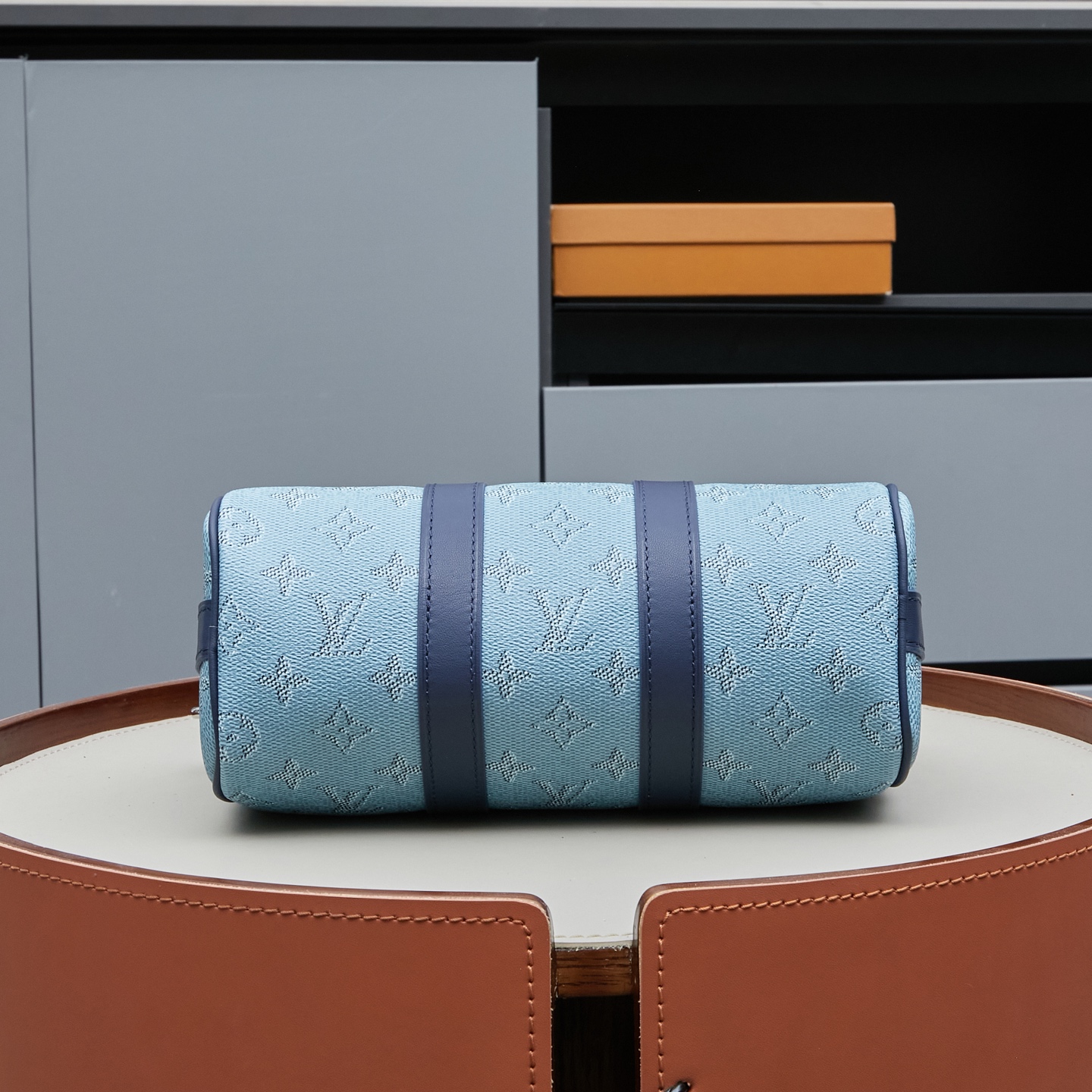 Louis Vuitton Keepall Bandouliere 25 Travel Bag - Image 4