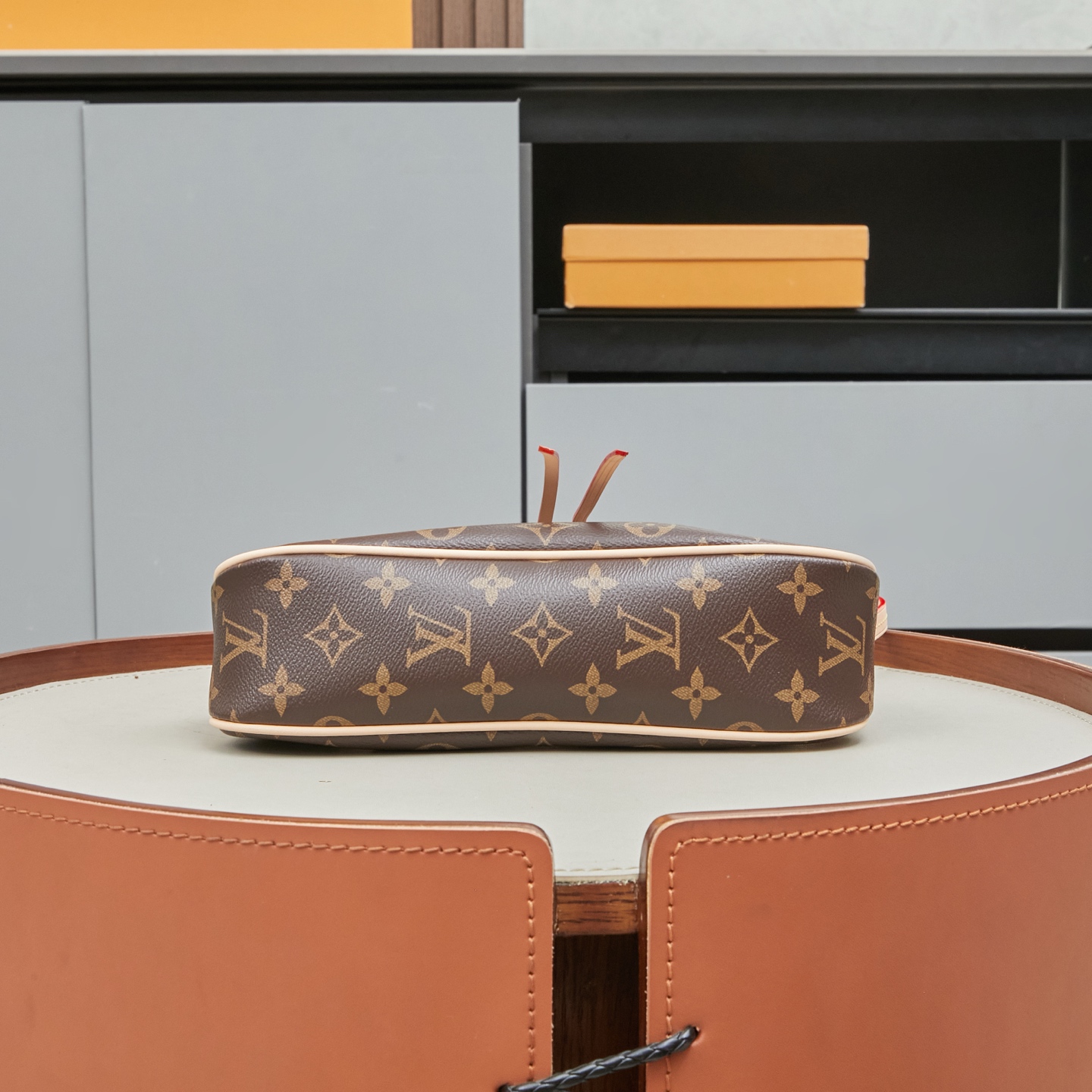 Louis Vuitton M29537 Monogram East-West Drawstring Shoulder Bag - Image 4