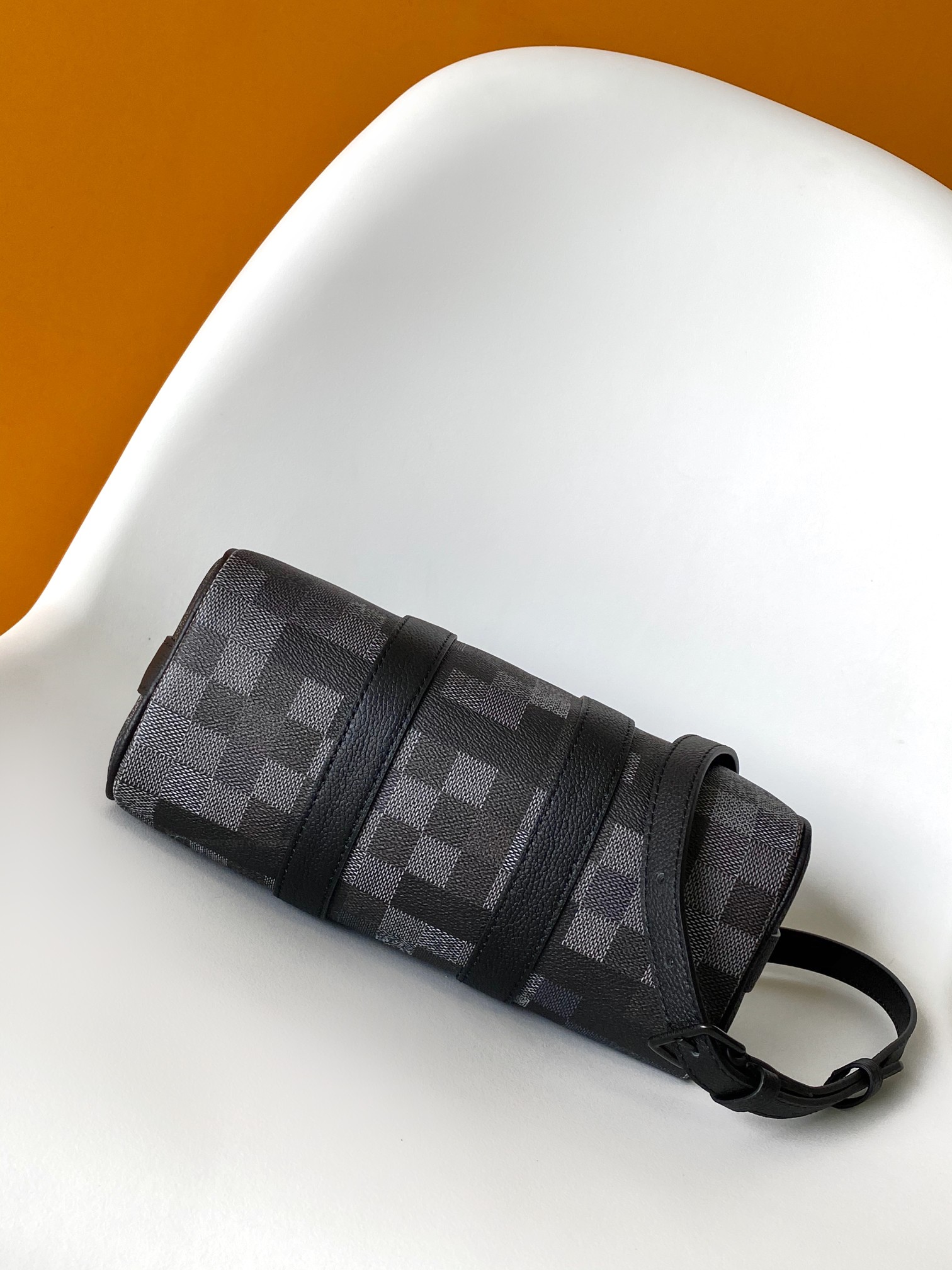 Louis Vuitton Keepall Bandoulière 25 Monogram Surfin Travel Bag - Image 4