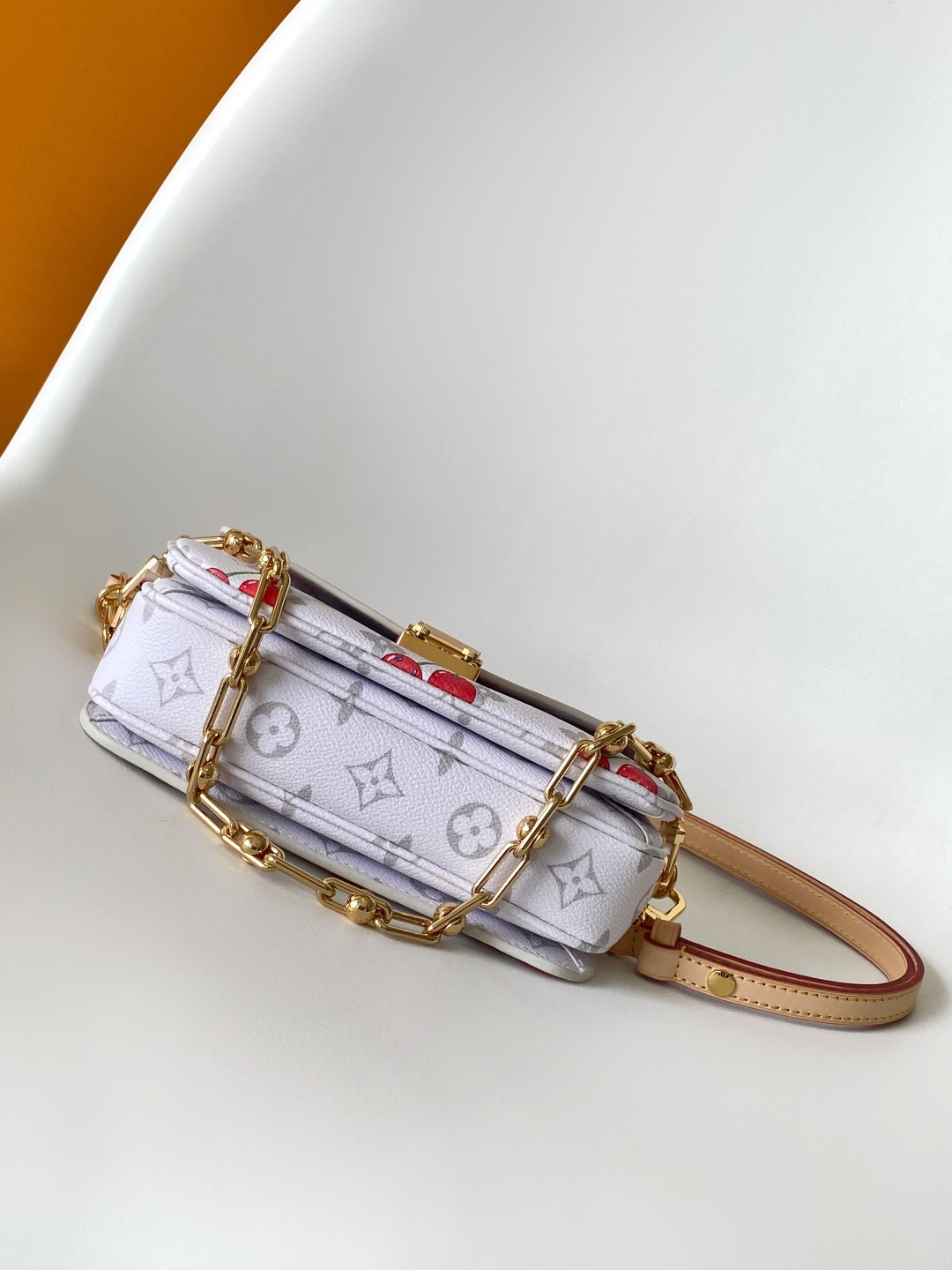 Louis Vuitton Pochette Métis East West Handbag in Monogram Cherry - Image 4