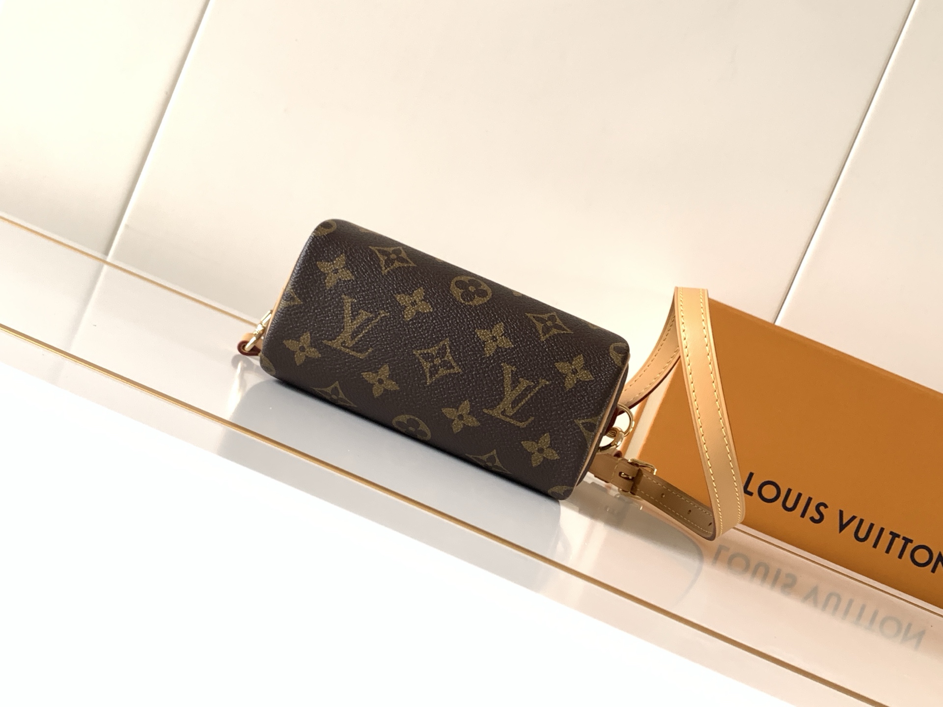 Louis Vuitton Nano Speedy Monogram Canvas Handbag - Image 4