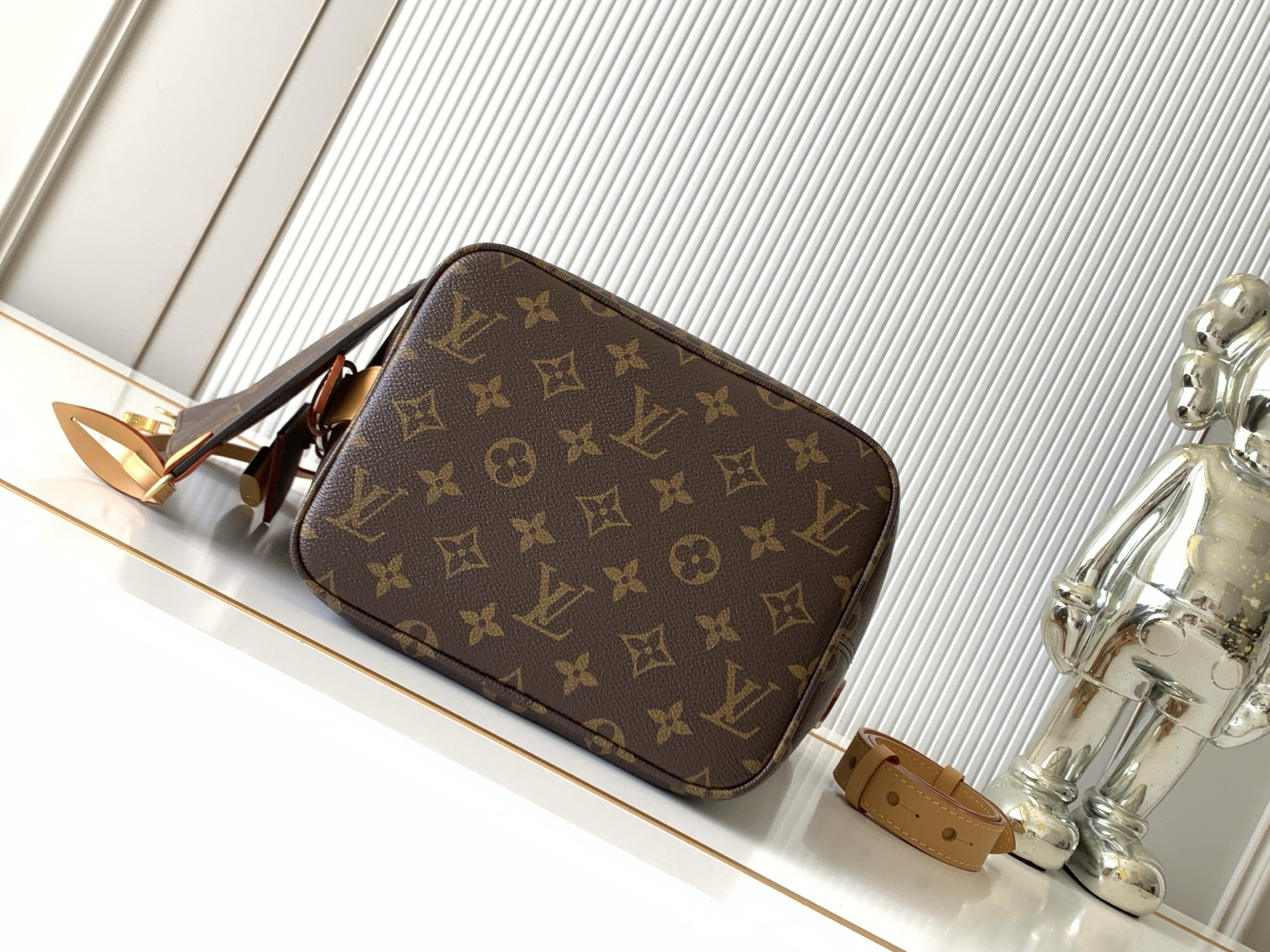 Louis Vuitton All In MM Monogram Handbag M29628 - Image 4