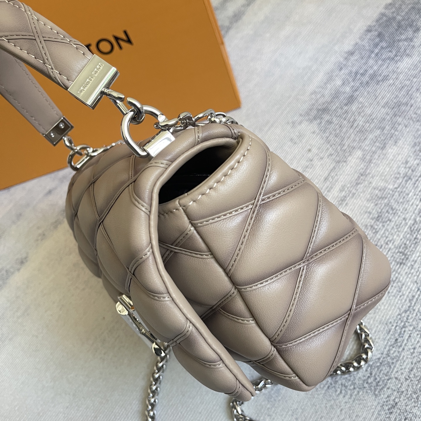 Louis Vuitton GO-14 Medium Handbag - Image 4