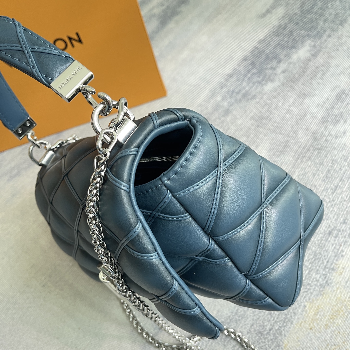 Louis Vuitton GO-14 Medium Handbag - Image 4