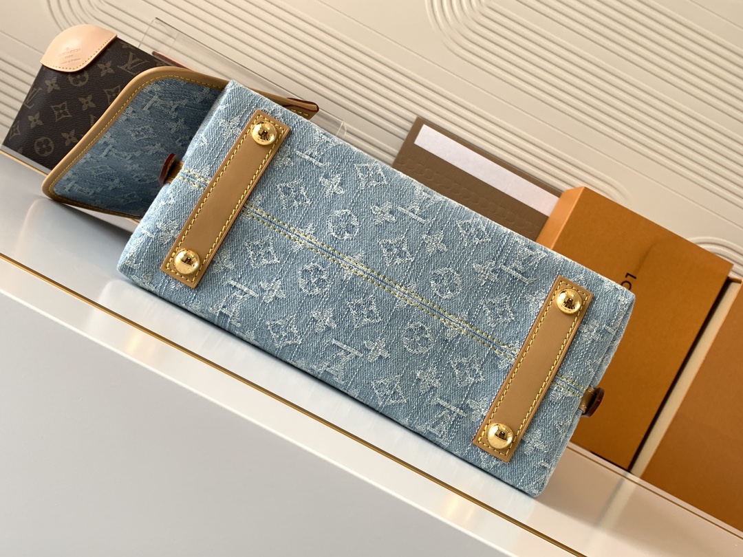 Louis Vuitton Carryall Small Bag in Monogram Denim - Image 4