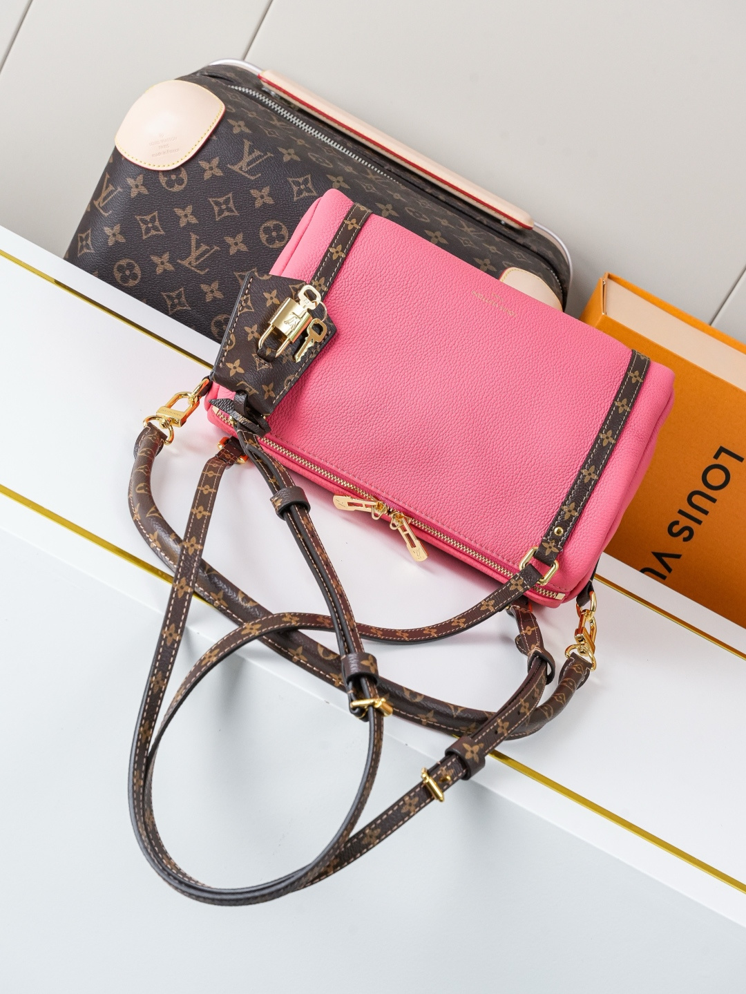 Louis Vuitton Express Small Handbag in Monogram Canvas - Image 4