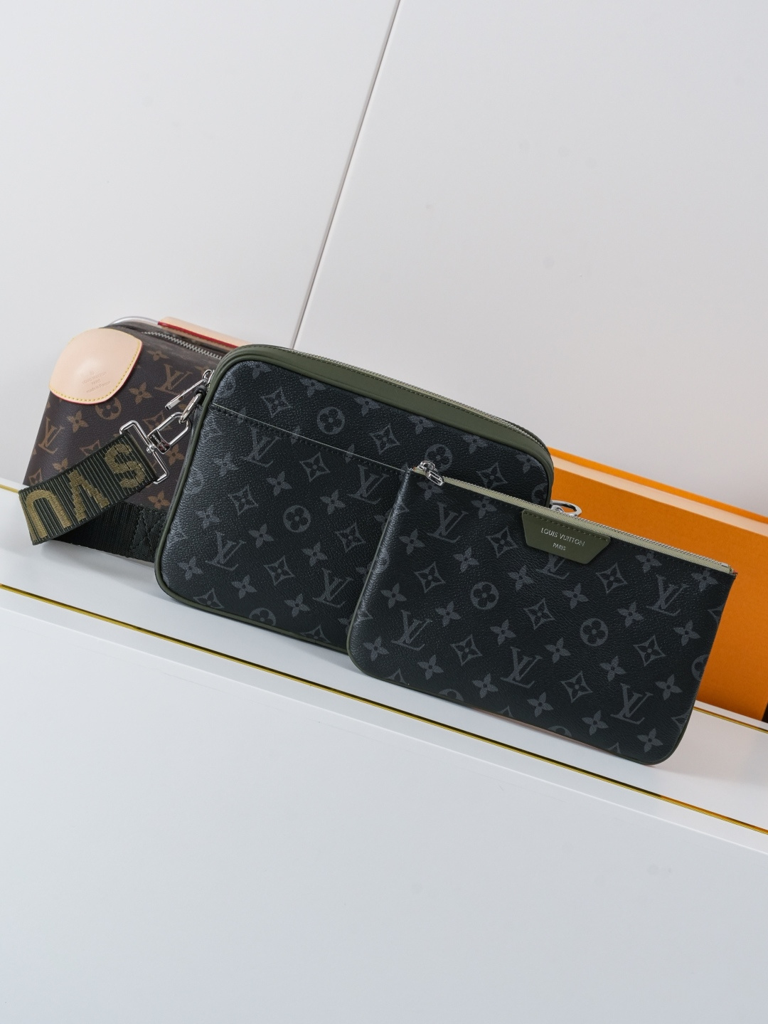 Louis Vuitton Trio Messenger Bag M28628 Monogram Eclipse - Image 4