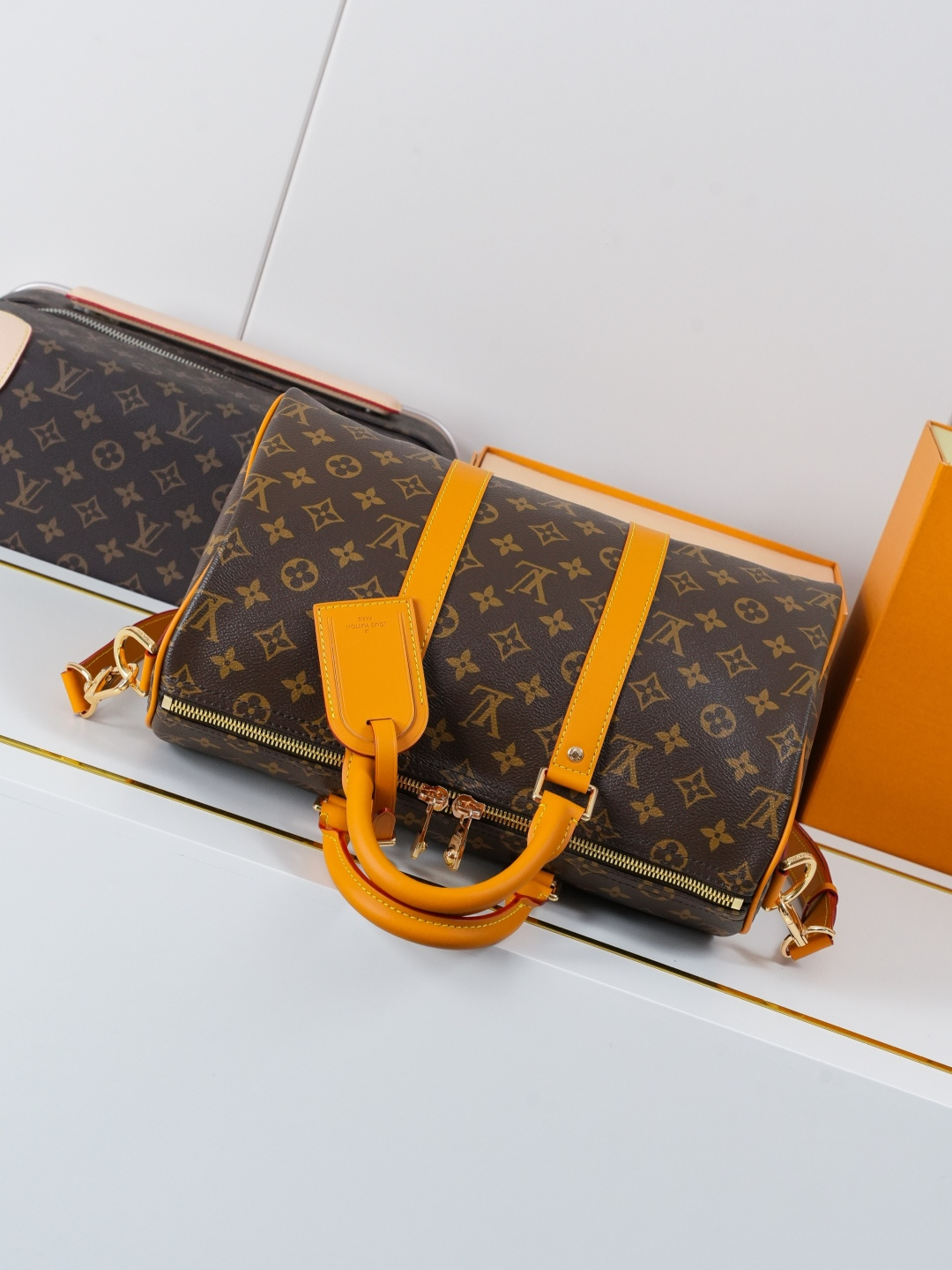 Louis Vuitton Keepall Bandoulière 35 Travel Bag in Monogram Archive Canvas - Image 4