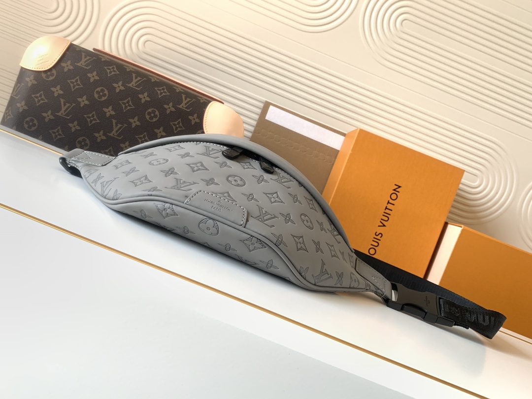 Discovery Belt Bag in Monogram Shadow Leather - Image 4