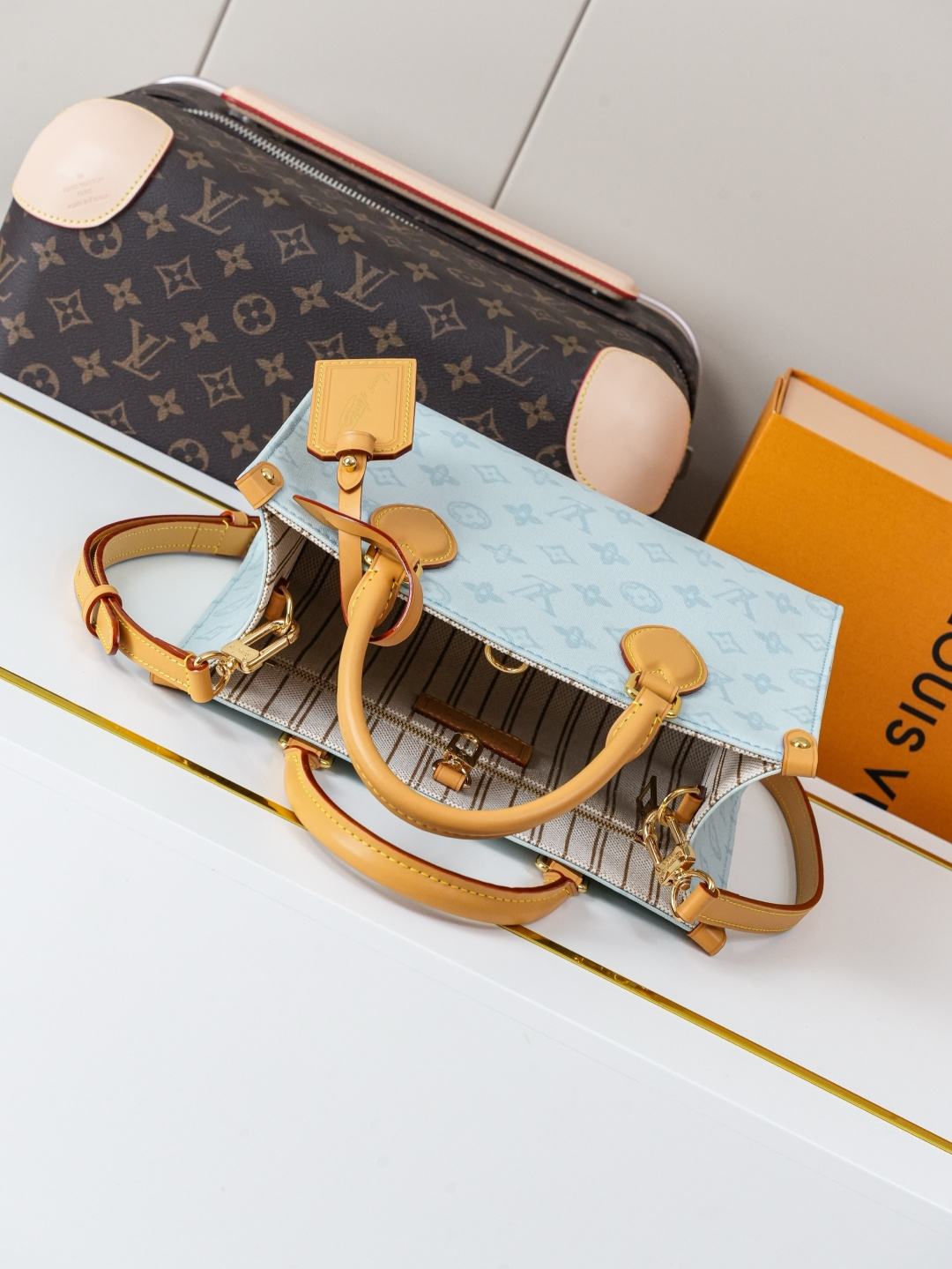 Louis Vuitton OnTheGo PM Monogram Origine Bleu Courrier Tote Bag - Image 4