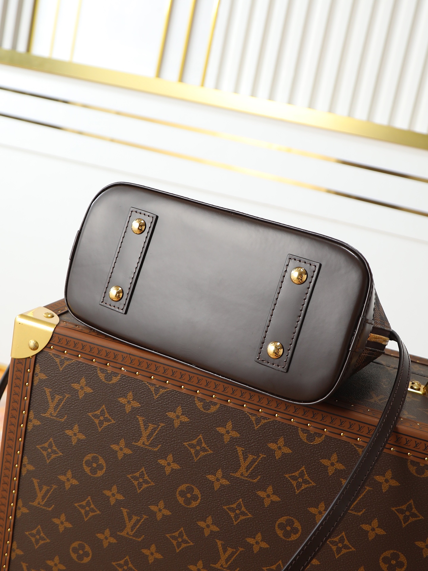 Louis Vuitton Alma Handbag M53152 N41221 - Image 4