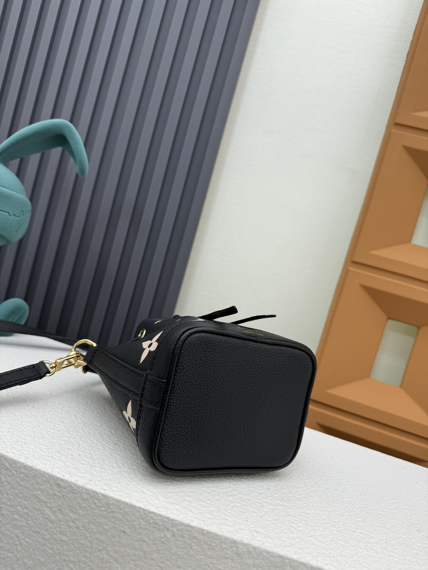 Louis Vuitton Nano Noe Bucket Bag M46291 Black Silk Print - Image 4