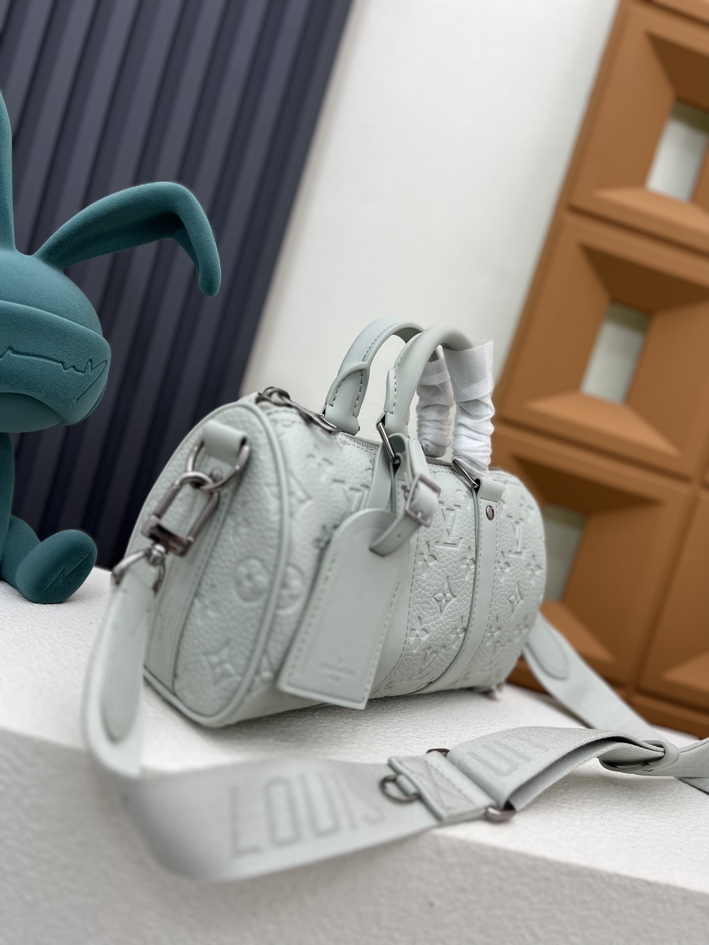 Louis Vuitton Keepall Bandouliere 25 Travel Bag - Image 4