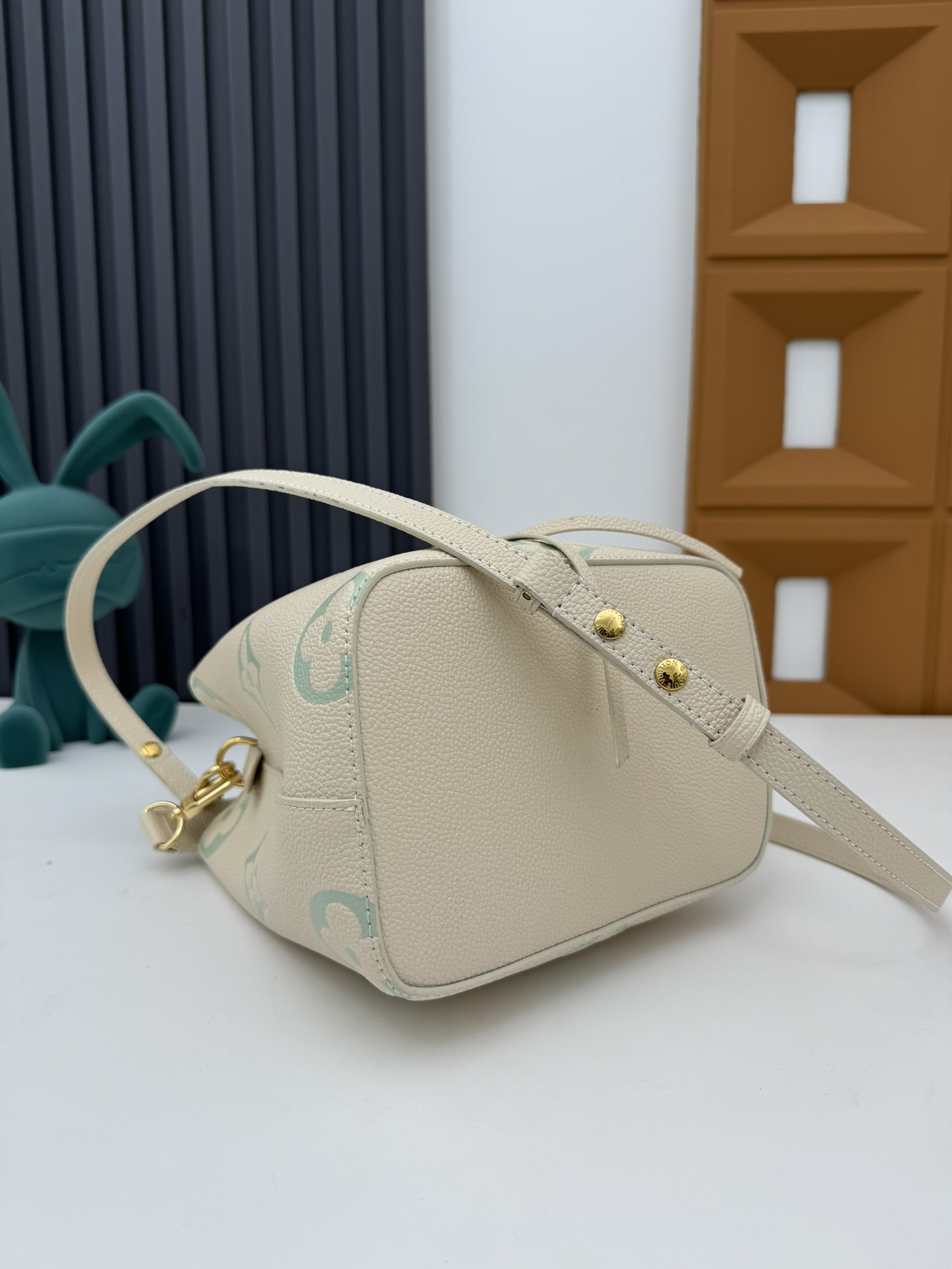 Louis Vuitton NéoNoé BB Monogram Empreinte Leather Shoulder Bag - Image 4