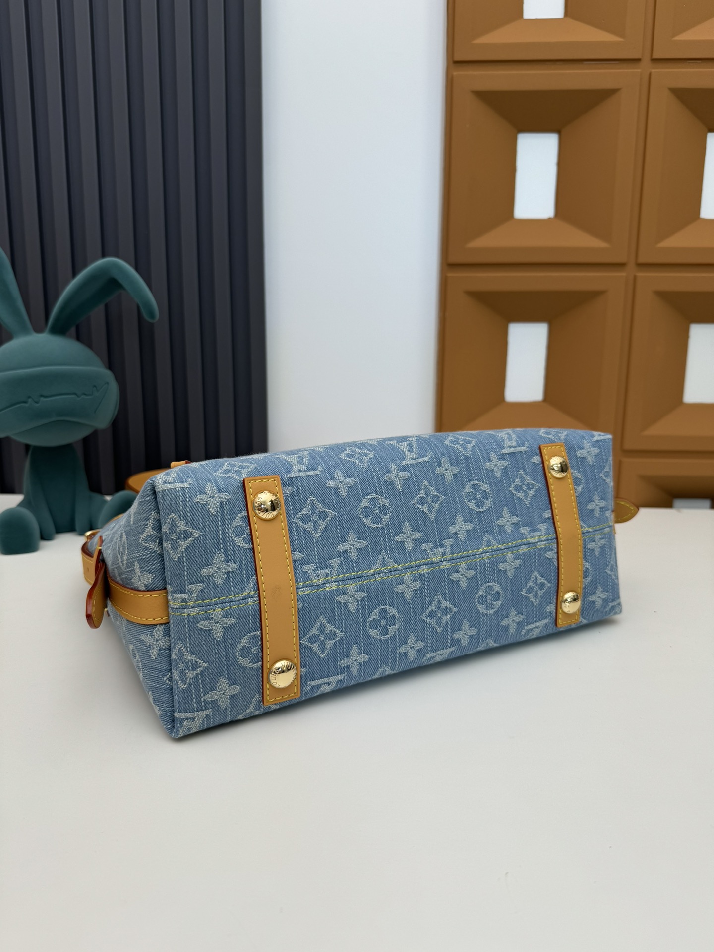 Louis Vuitton CarryAll Medium Tote Bag in Light Blue Denim, M11462 - Image 4