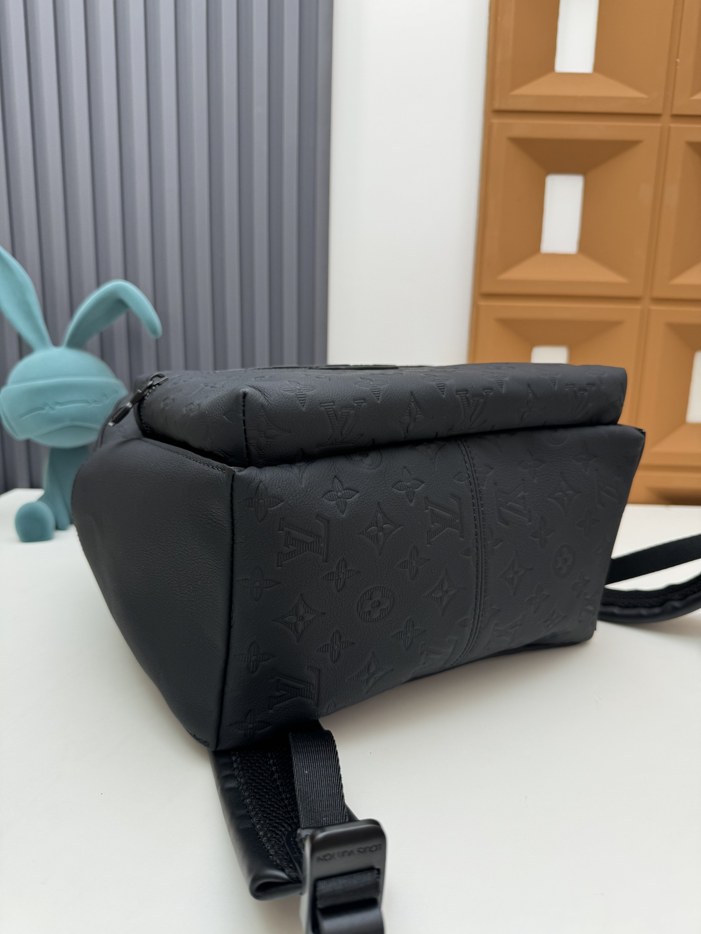 Louis Vuitton Discovery Backpack M46553 - Image 4