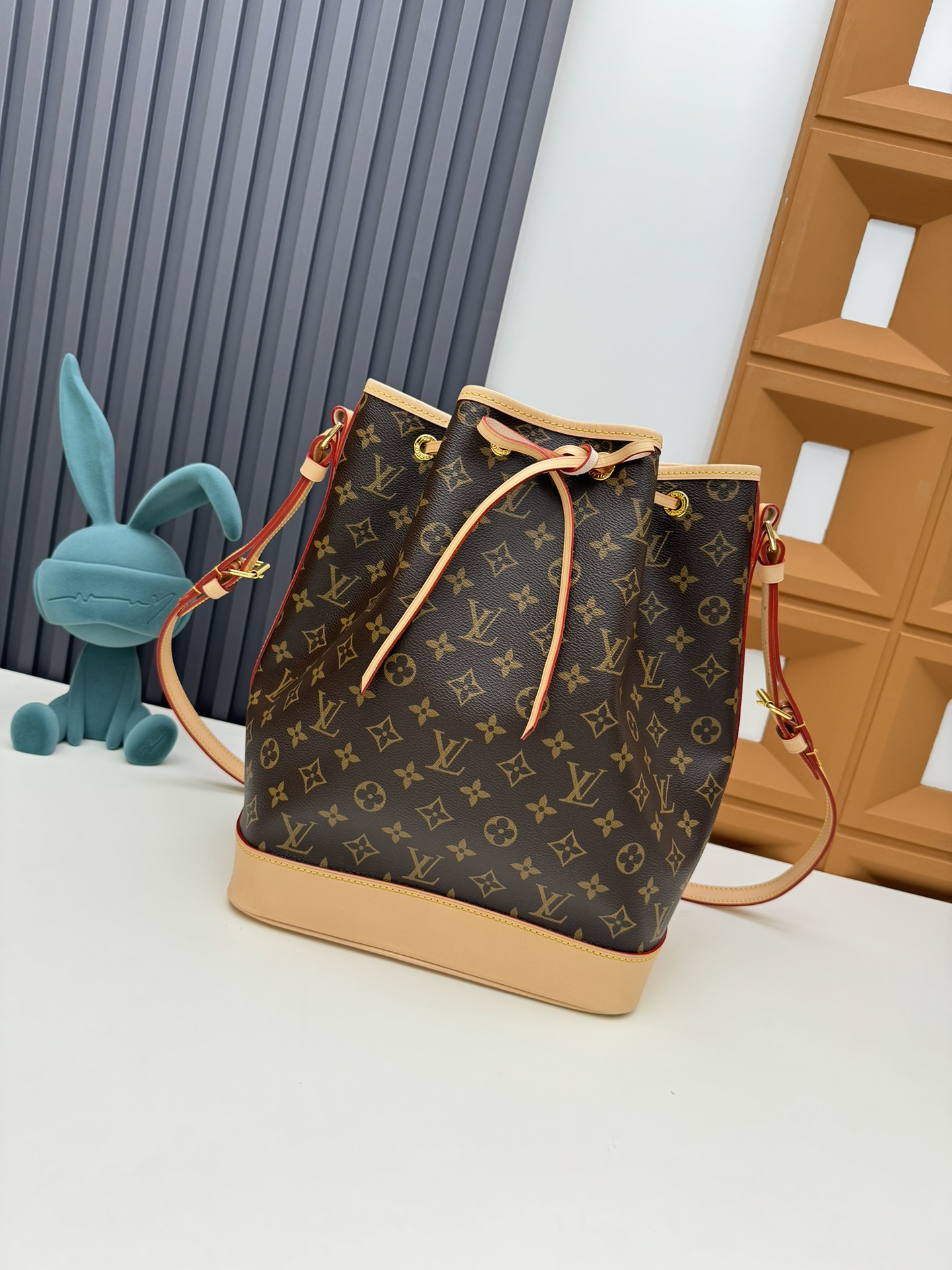 Louis Vuitton Noe Monogram Bucket Bag M42224 - Image 4