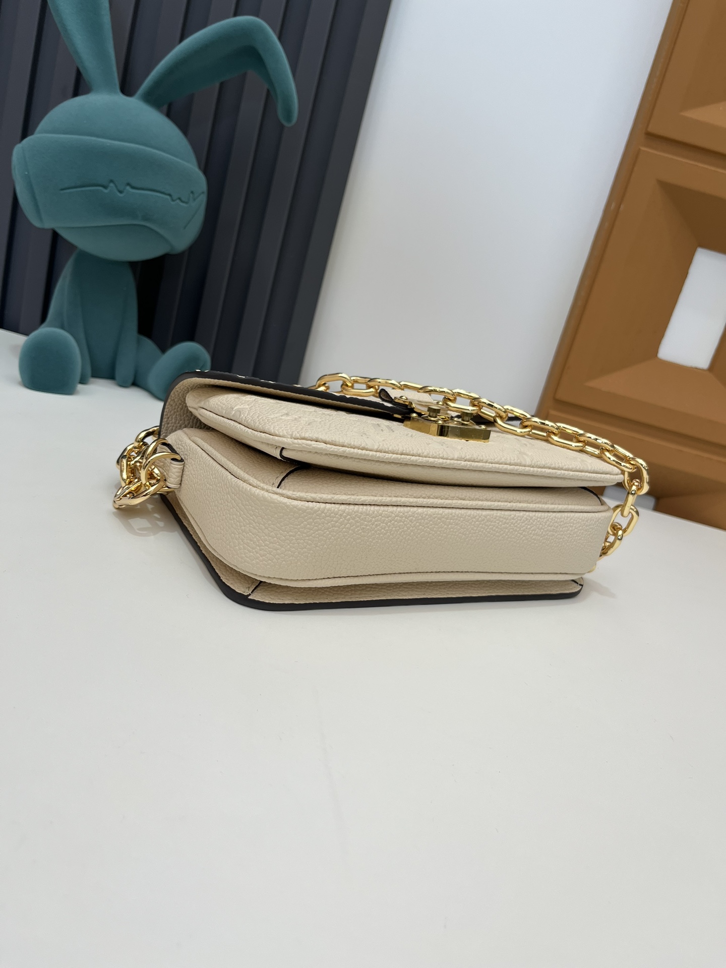 Louis Vuitton Pochette Metis East West Monogram Empreinte Leather Handbag - Image 4