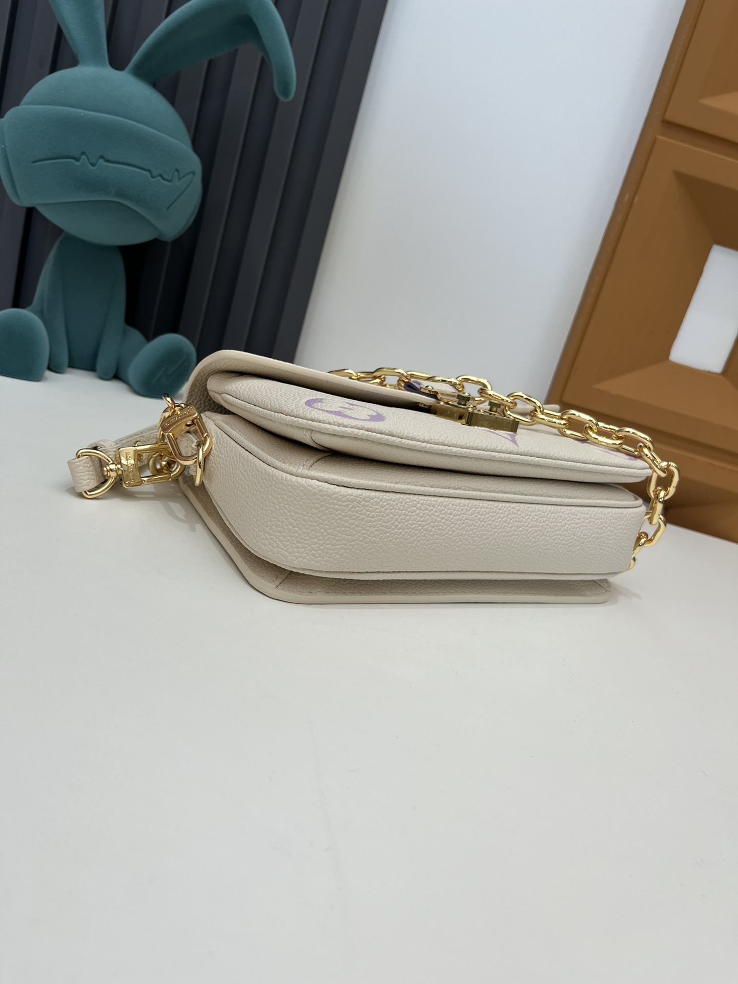 Louis Vuitton Pochette Metis East West Monogram Empreinte Leather Handbag - Image 4
