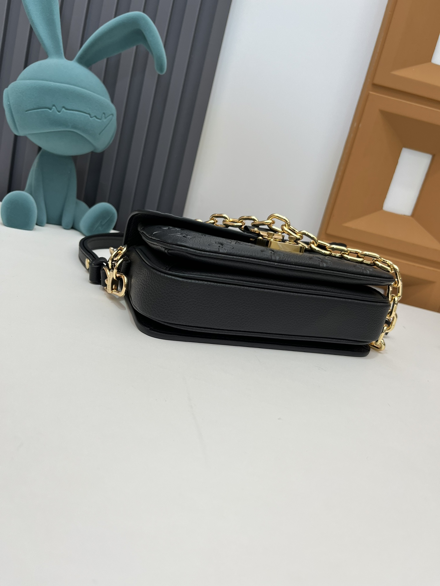 Louis Vuitton Pochette Metis East West Monogram Empreinte Leather Handbag - Image 4