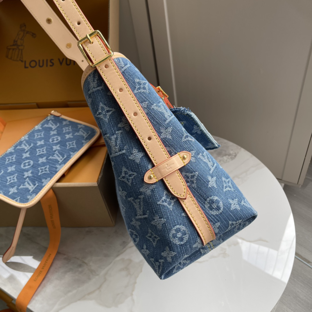 Louis Vuitton CarryAll PM Tote Bag M46854 in Blue Monogram Canvas - Image 4