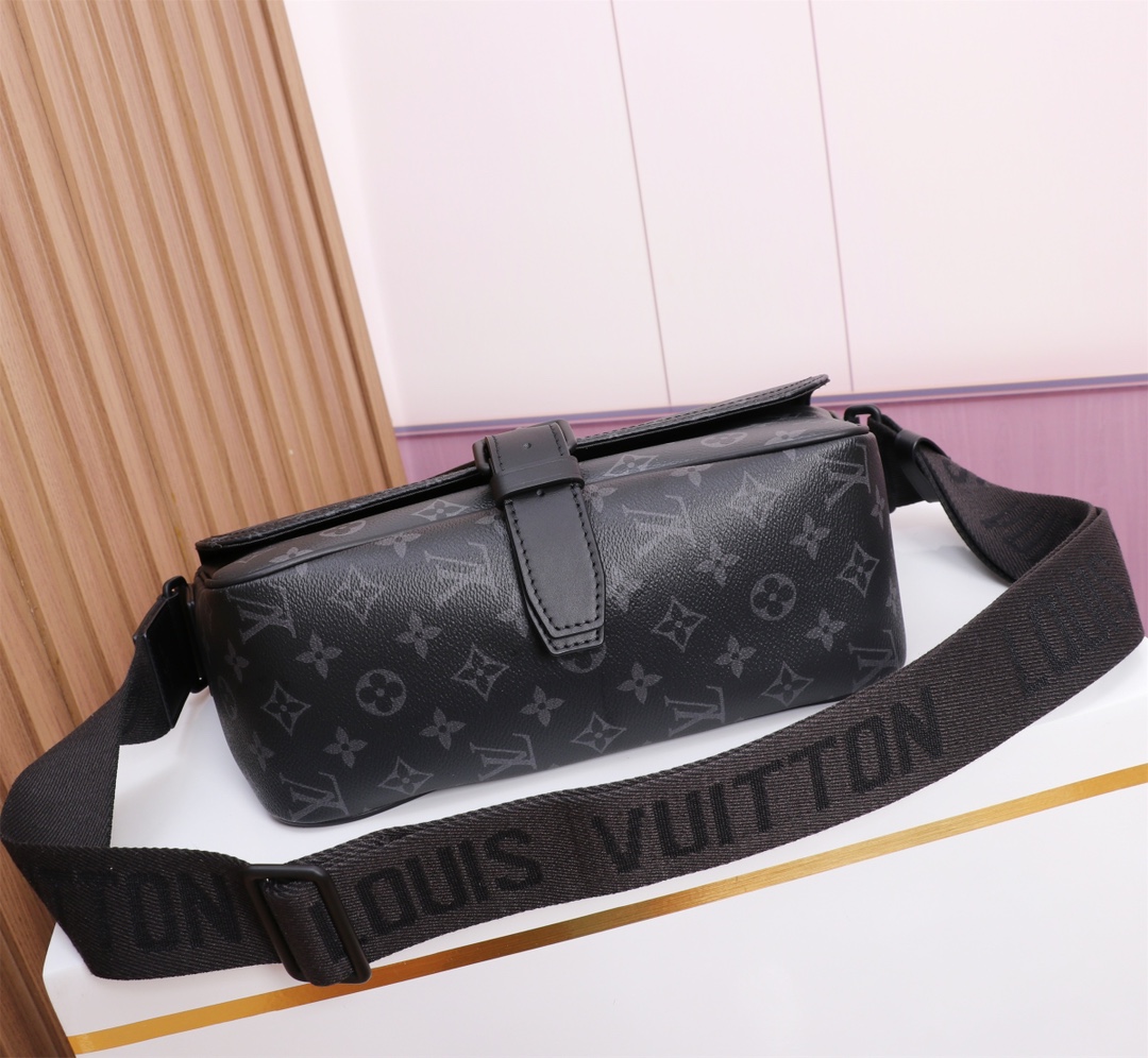 Louis Vuitton M46685 Montsouris Messenger Bag - Image 4